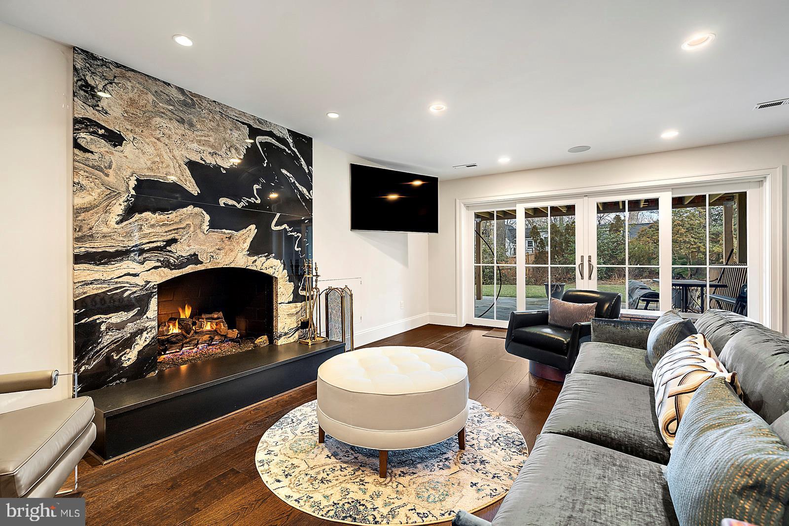 YORKTOWN - Residential