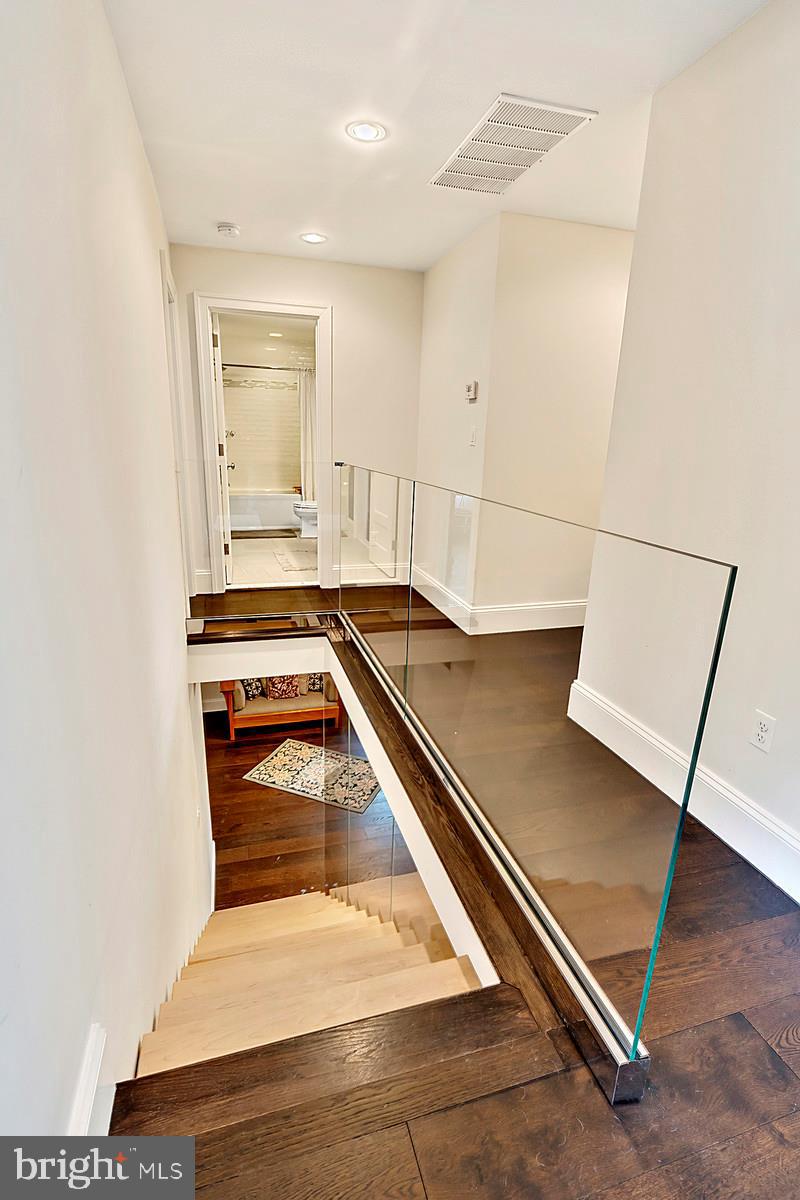 YORKTOWN - Residential