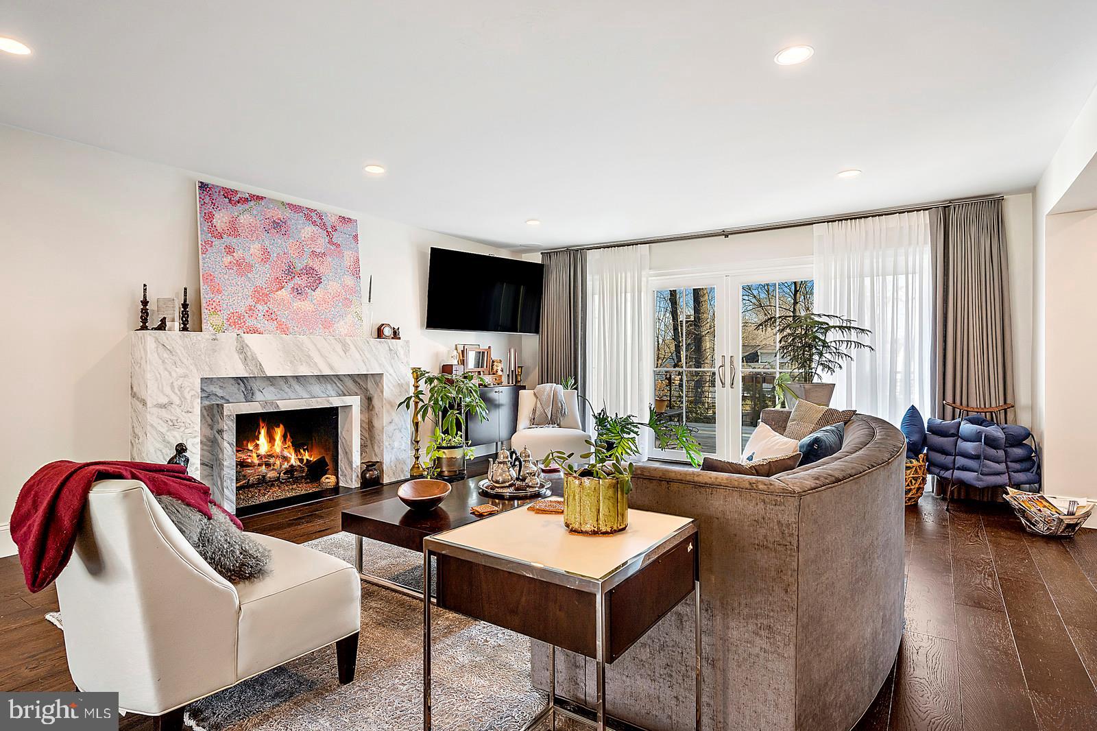 YORKTOWN - Residential