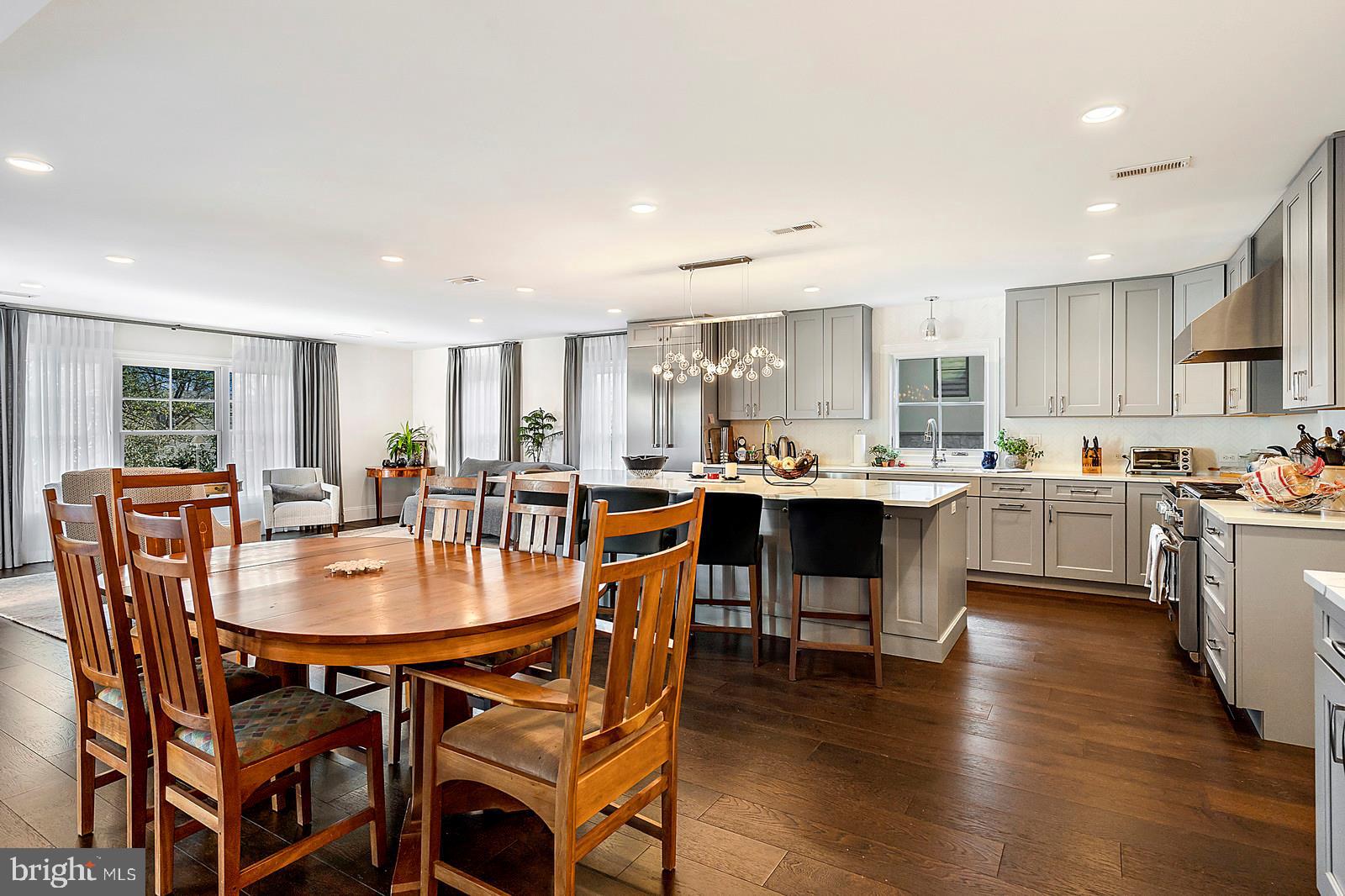 YORKTOWN - Residential