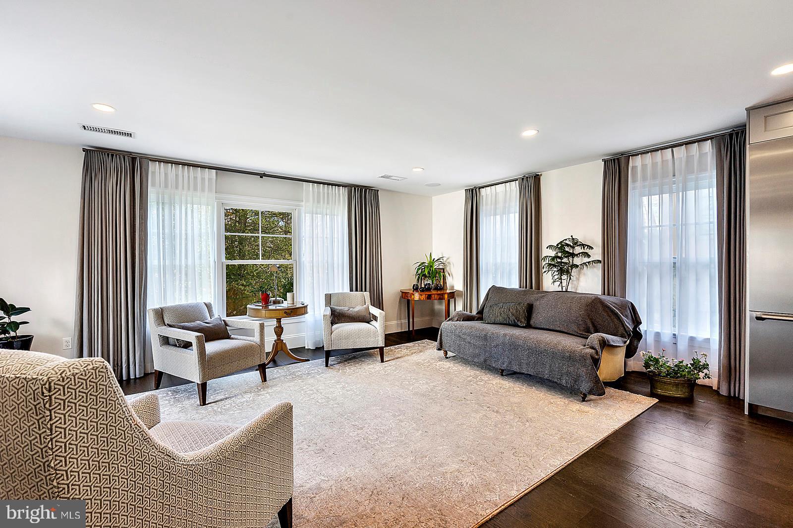 YORKTOWN - Residential