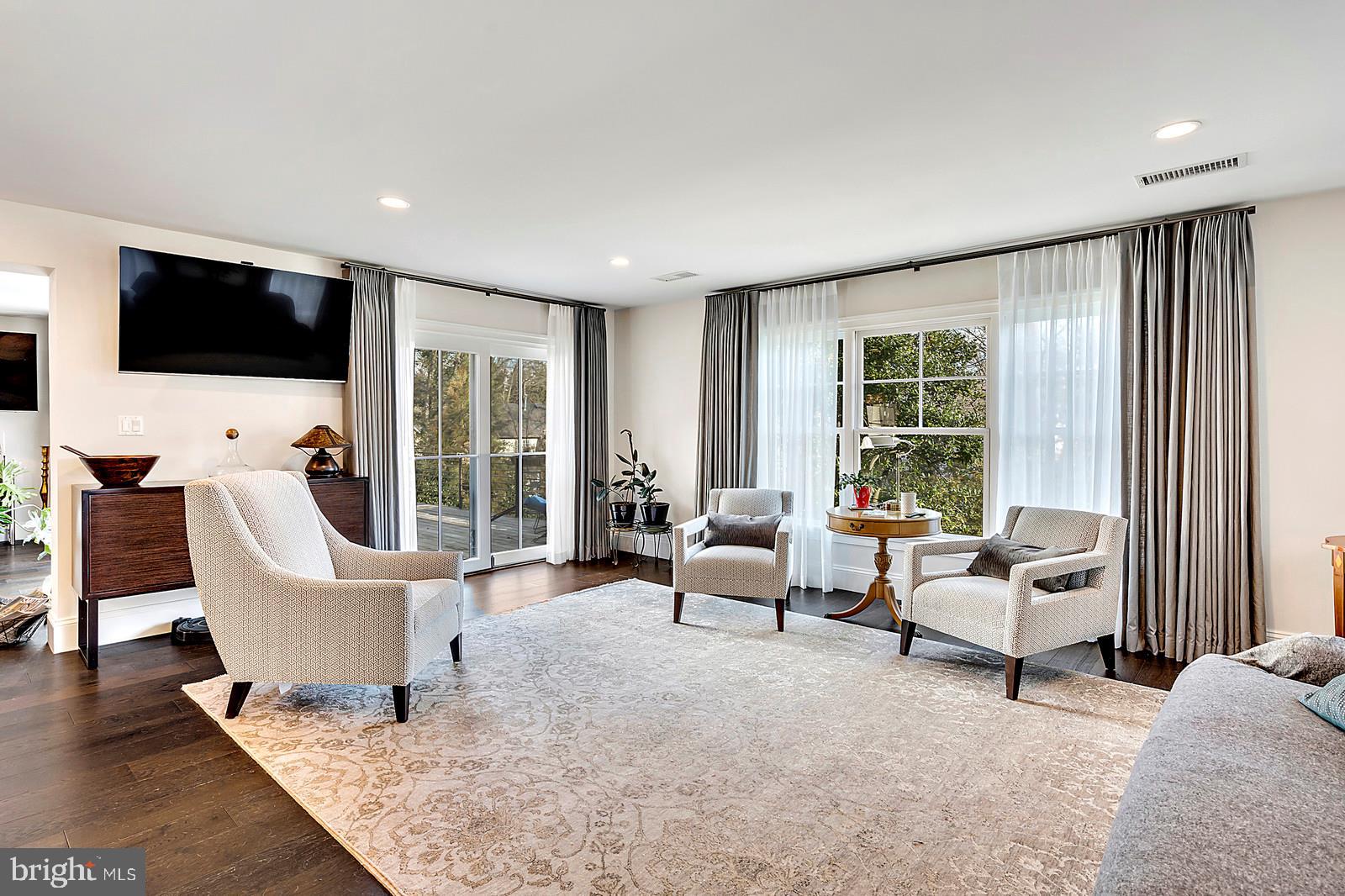 YORKTOWN - Residential