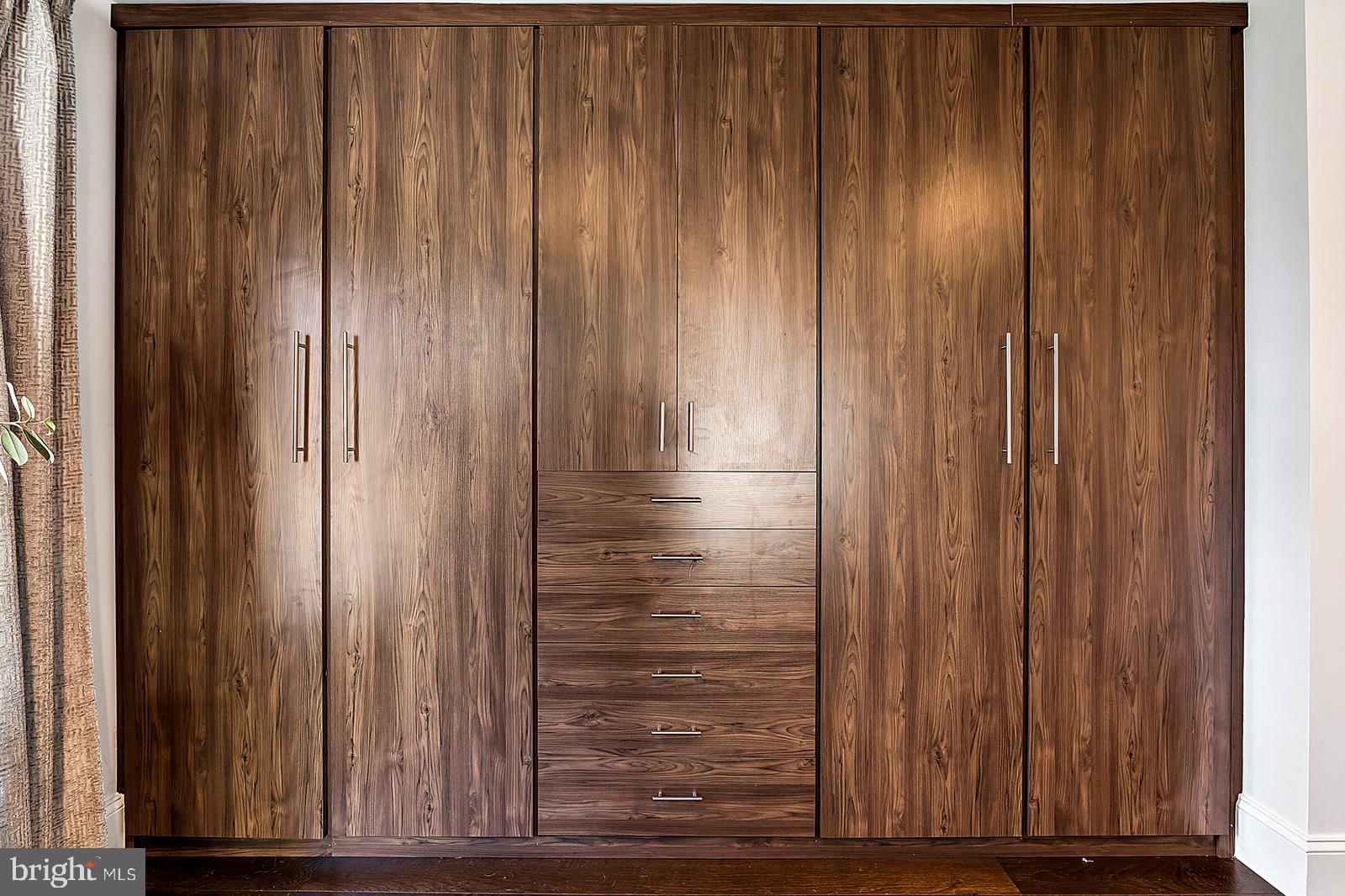 YORKTOWN - Residential