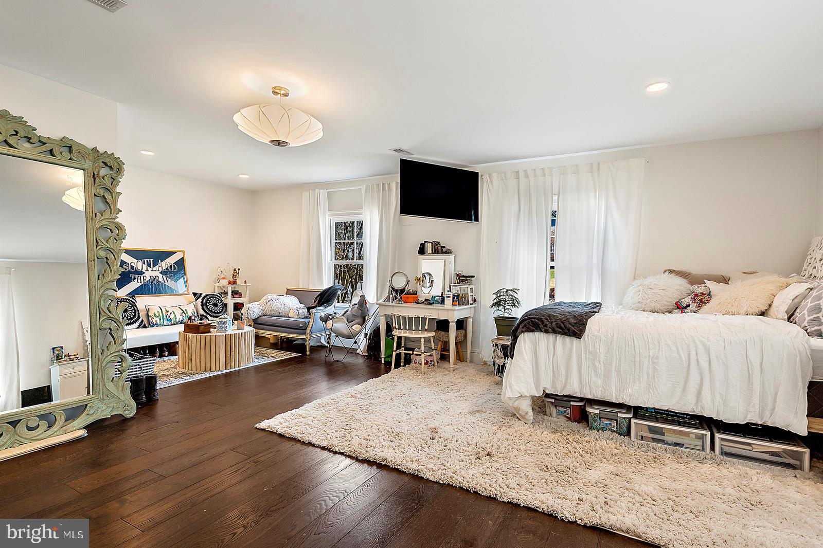 YORKTOWN - Residential