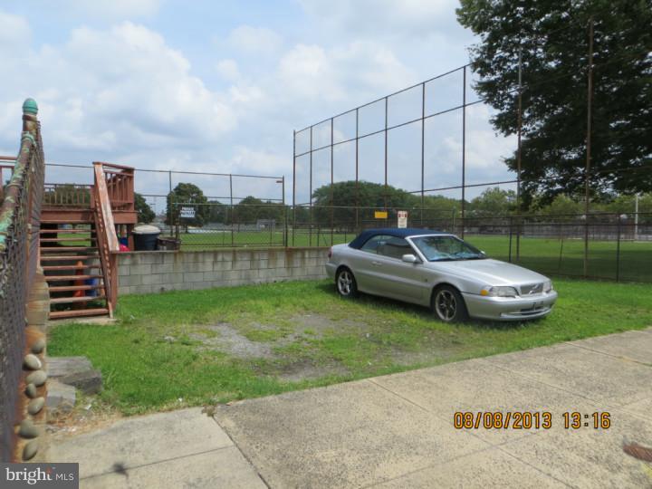 PHILADELPHIA (SOUTHWEST) - Residential