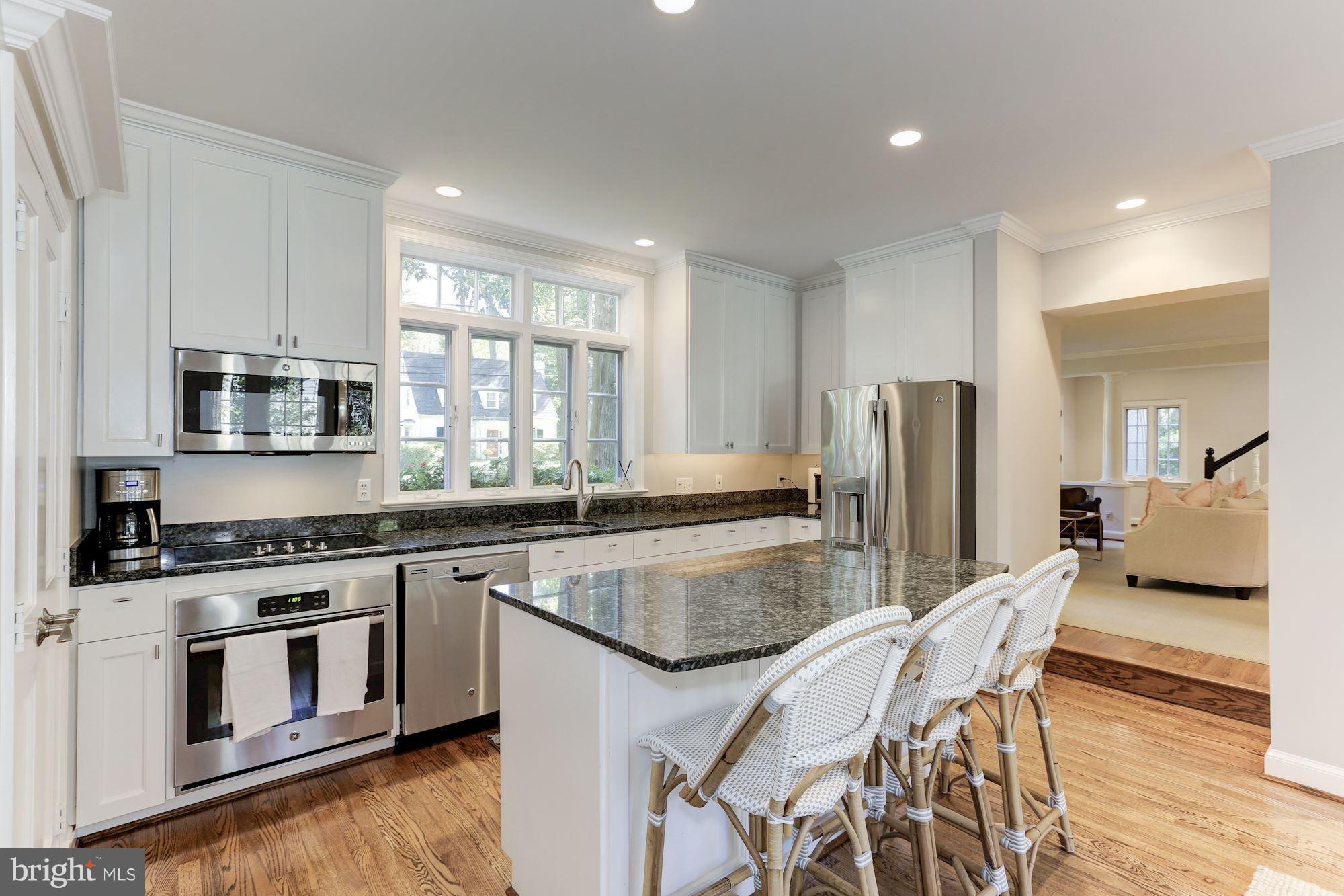 GREENWICH FOREST - Residential