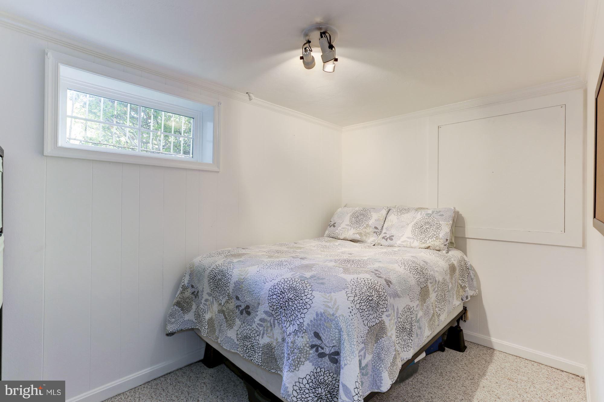 GREENWICH FOREST - Residential