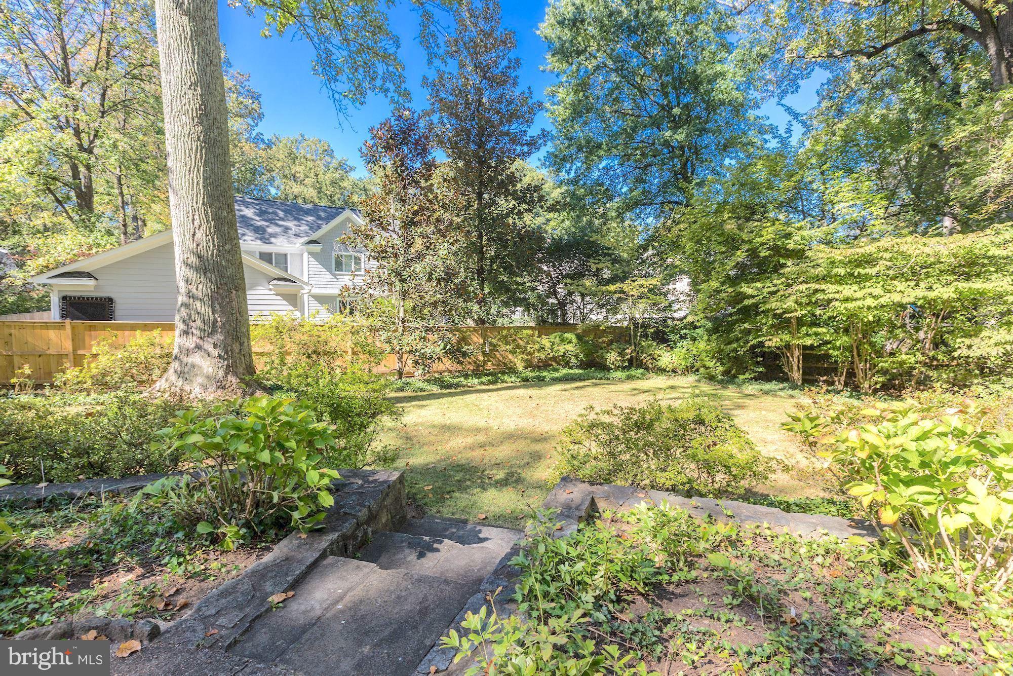 GREENWICH FOREST - Residential