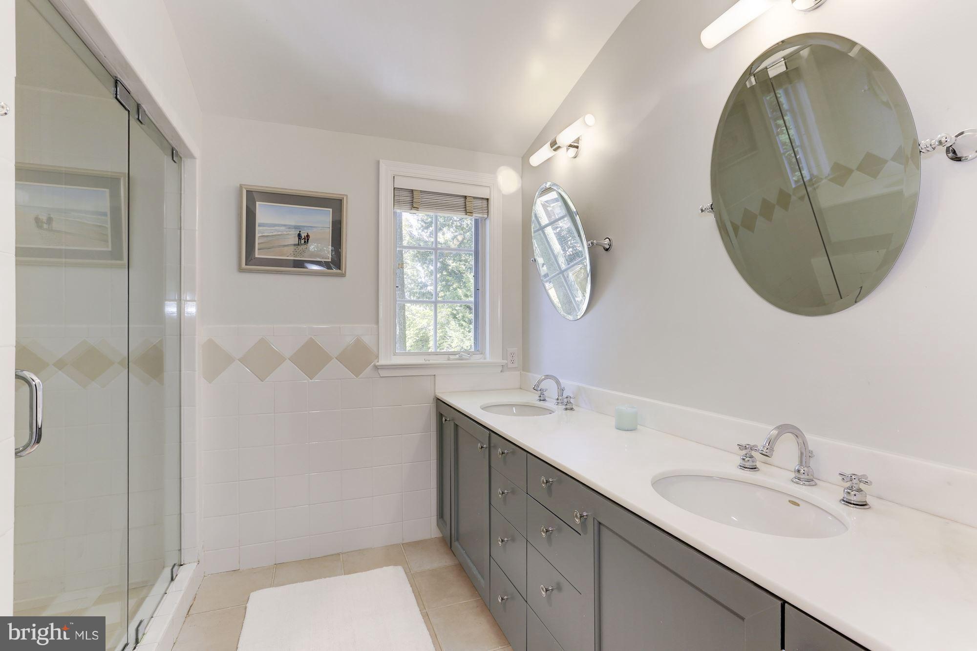 GREENWICH FOREST - Residential