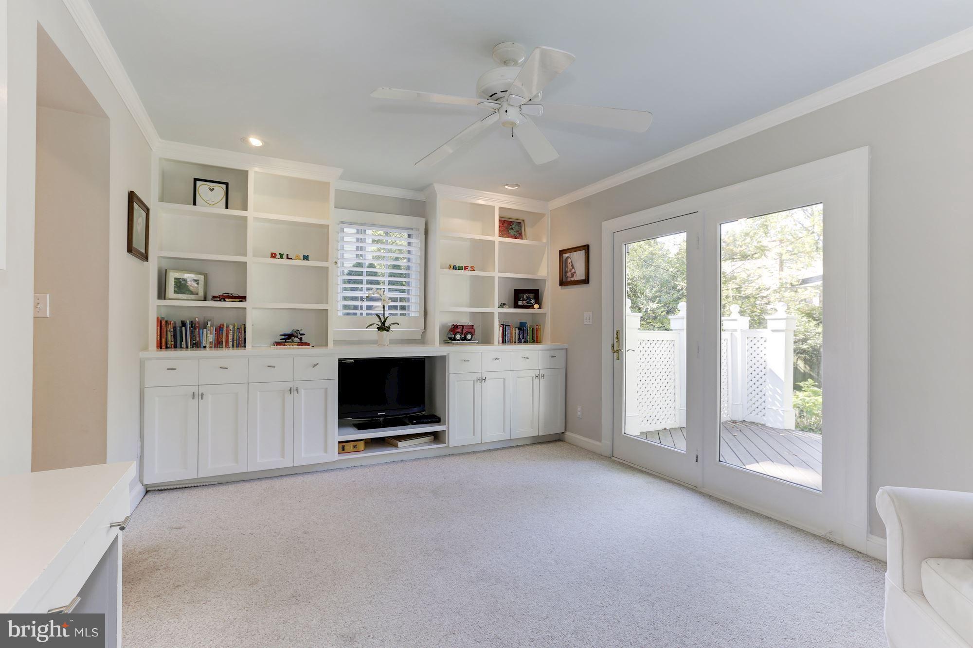 GREENWICH FOREST - Residential