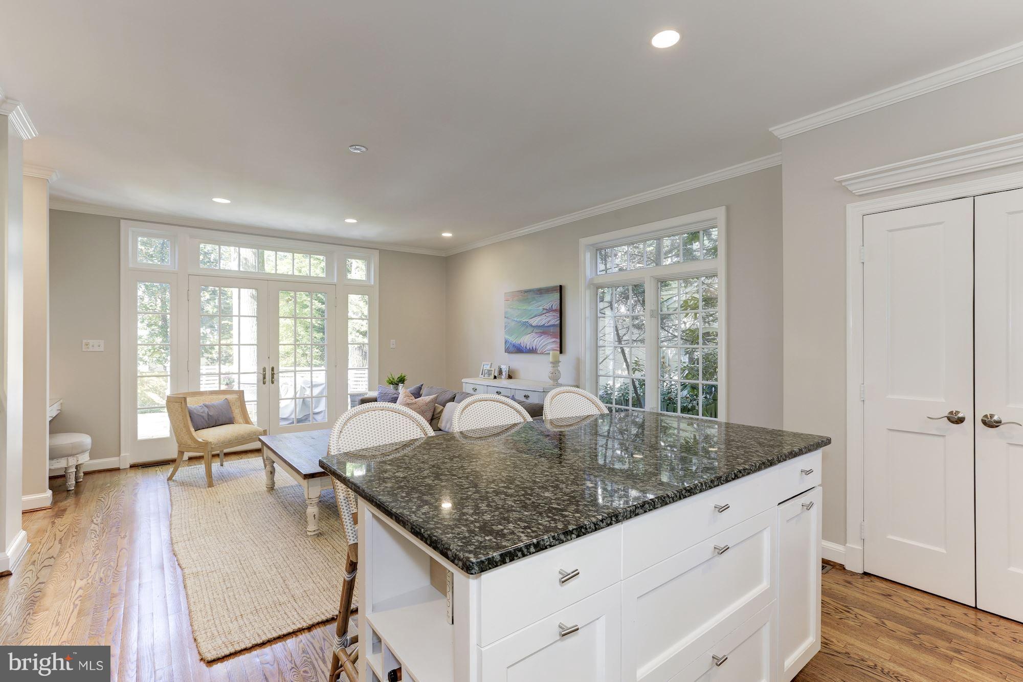 GREENWICH FOREST - Residential