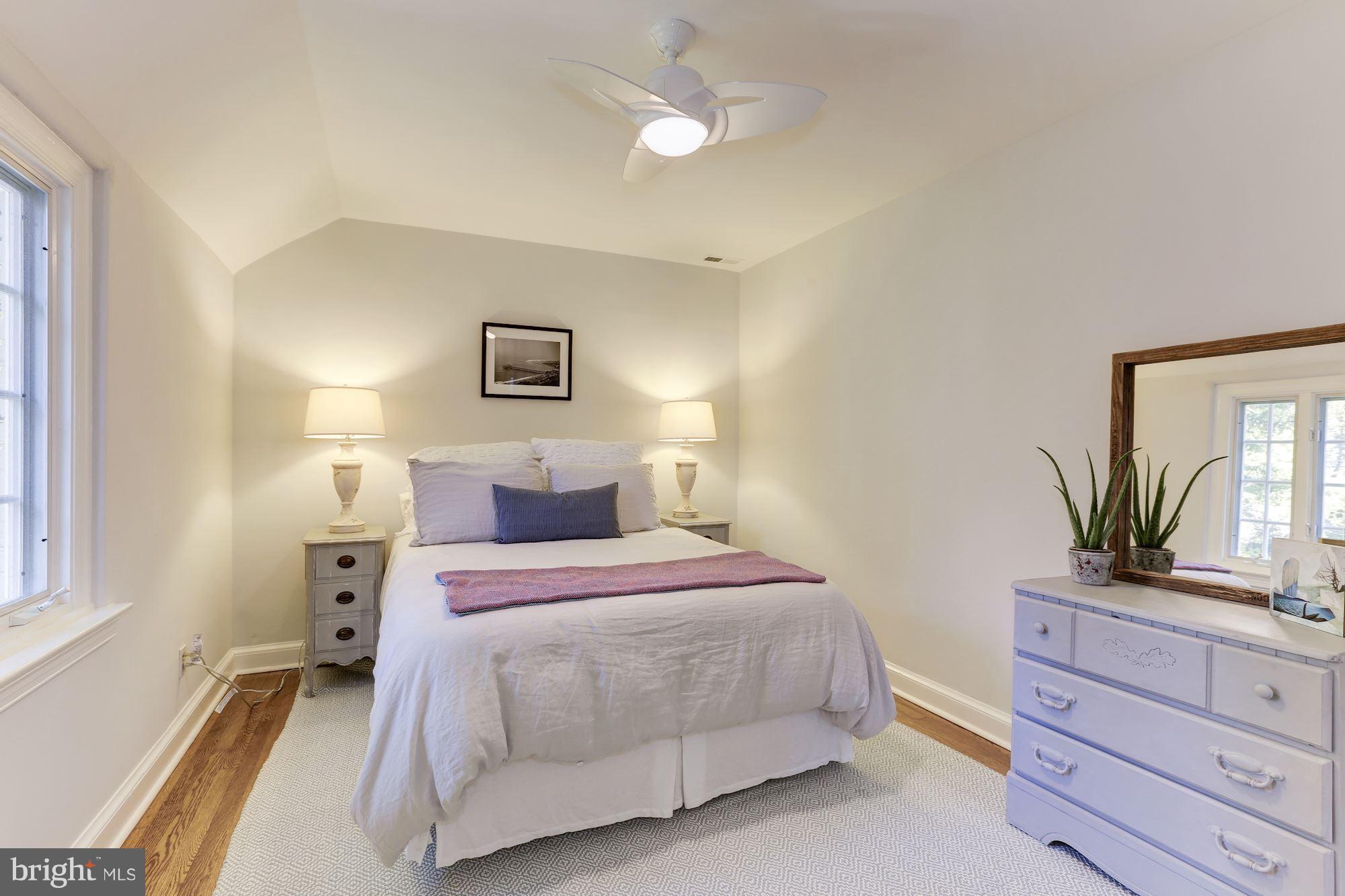 GREENWICH FOREST - Residential