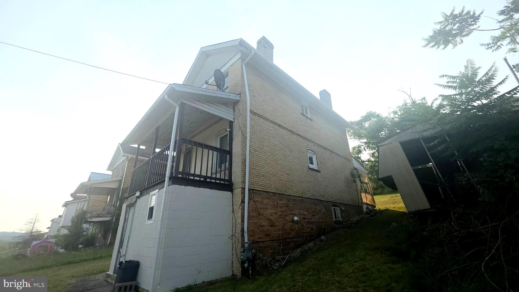 307 2ND ST