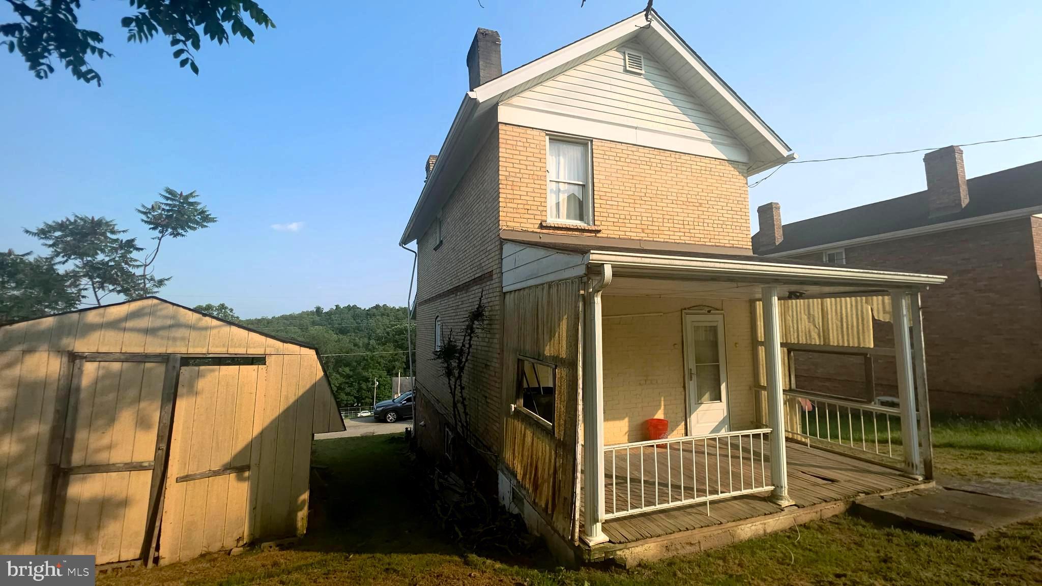 307 2ND ST