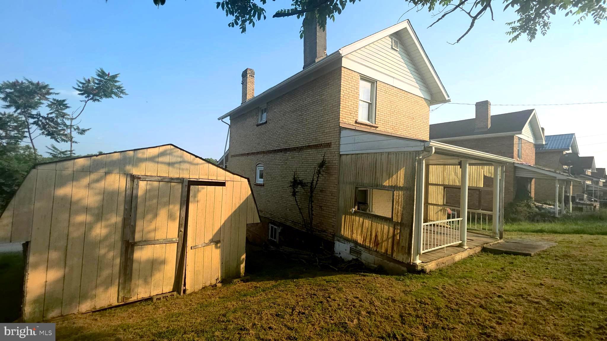 307 2ND ST