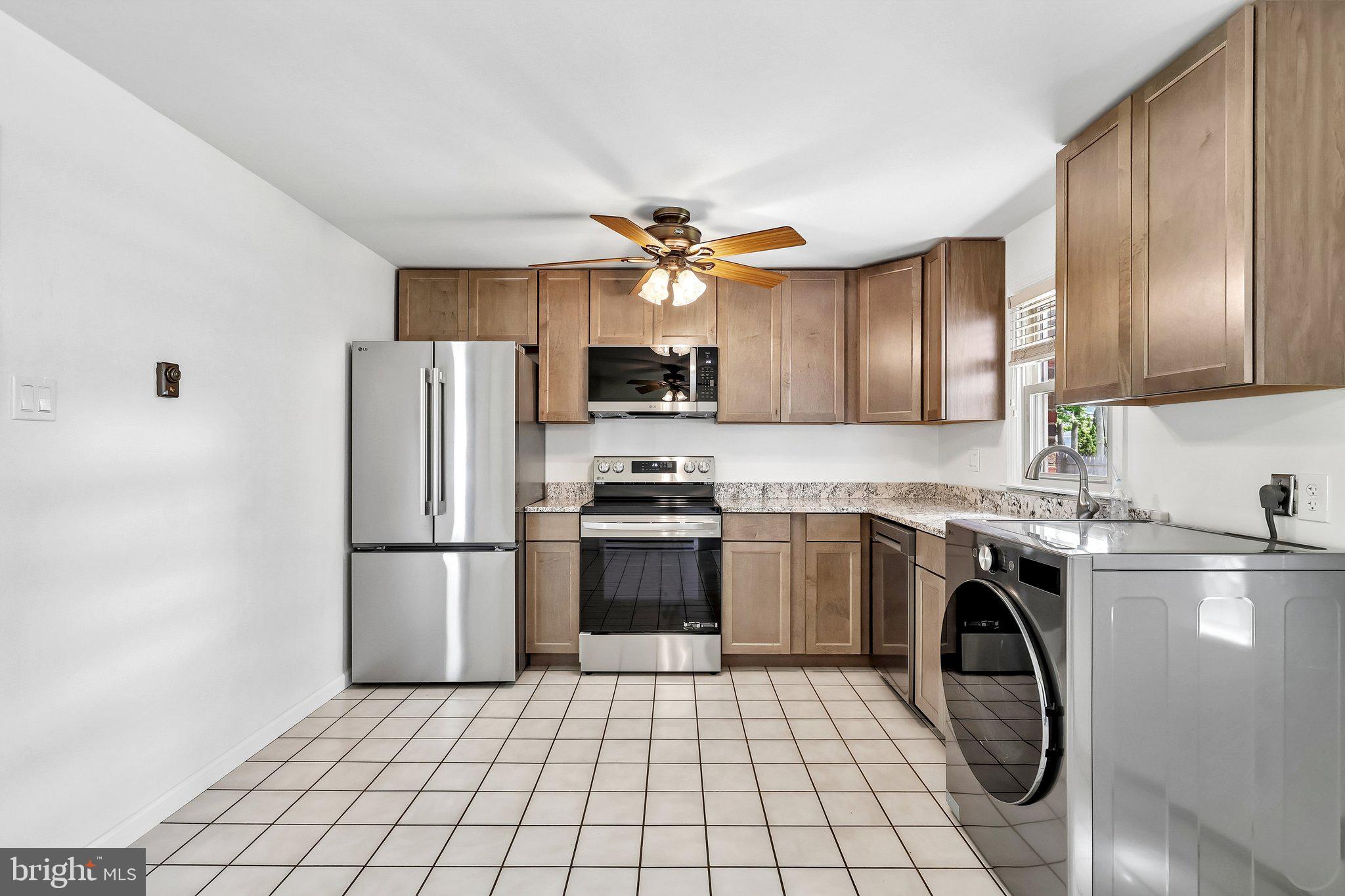 1927 CHAPEL AVENUE W