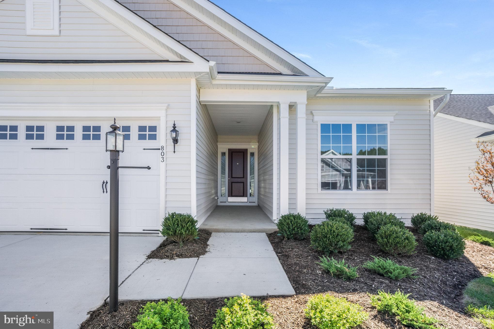 FOUR SEASONS - Residential