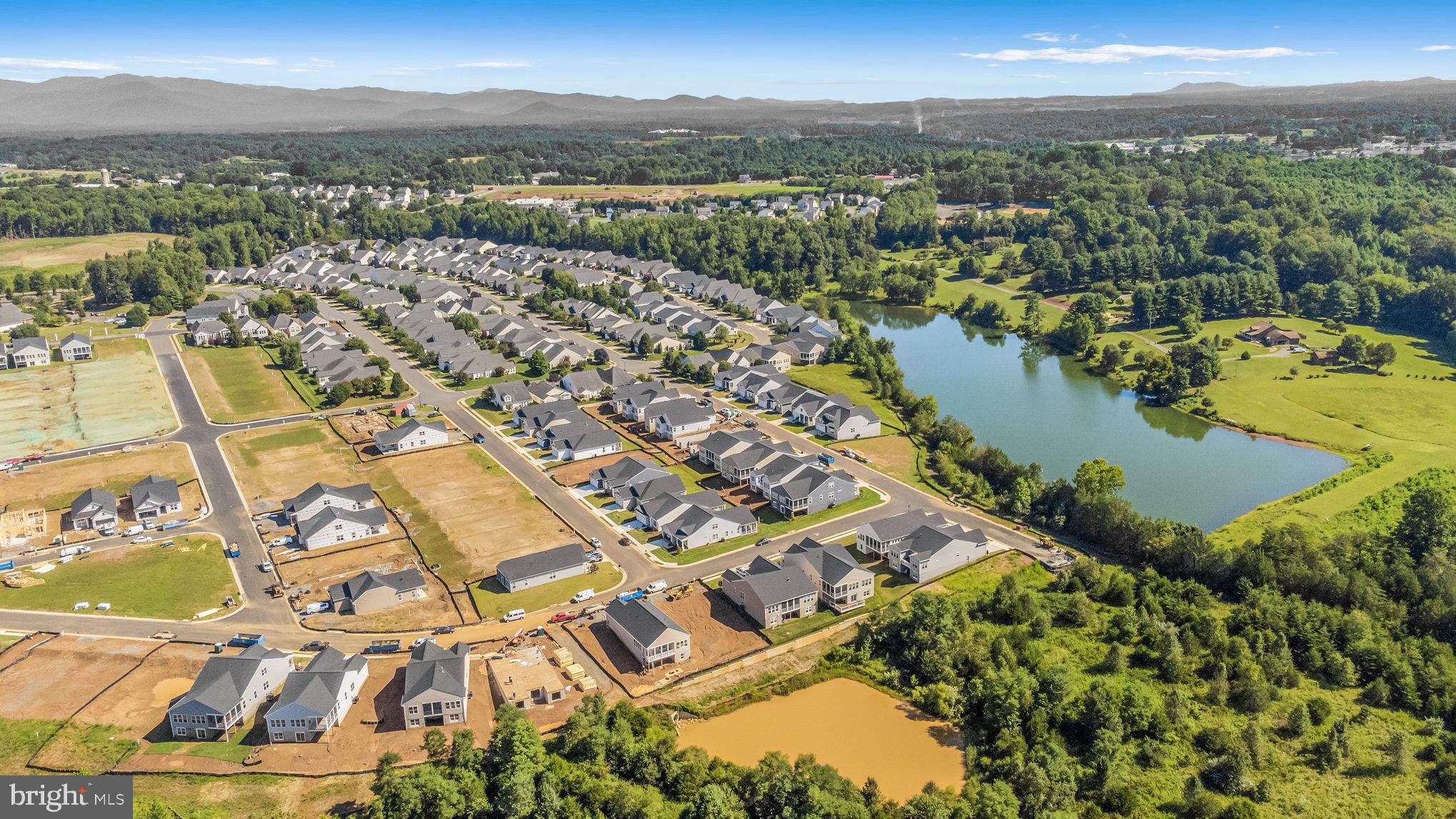 FOUR SEASONS - Residential