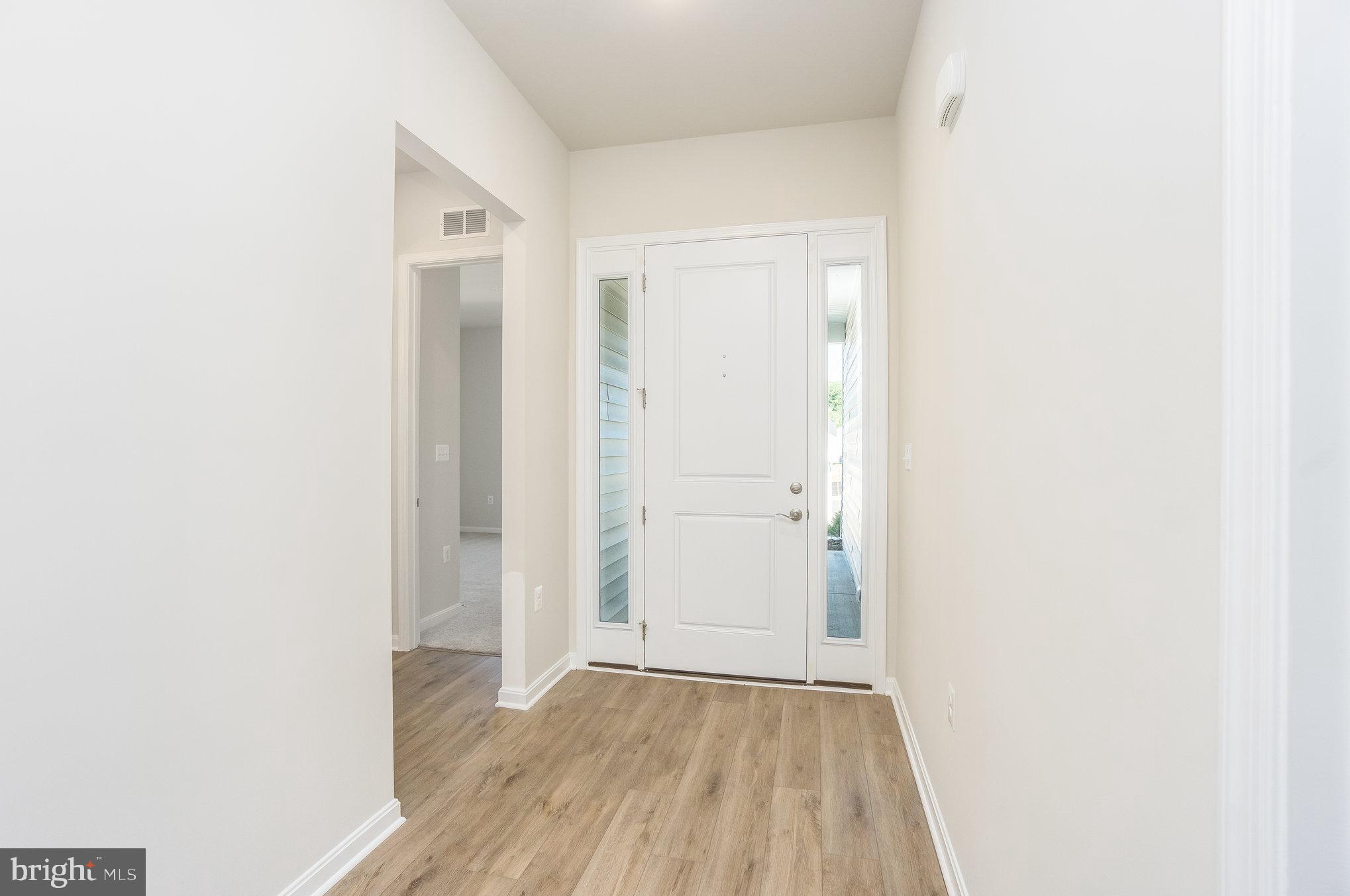 FOUR SEASONS - Residential