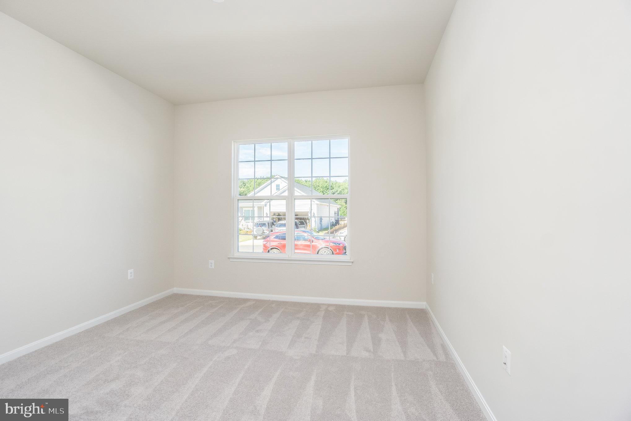 FOUR SEASONS - Residential