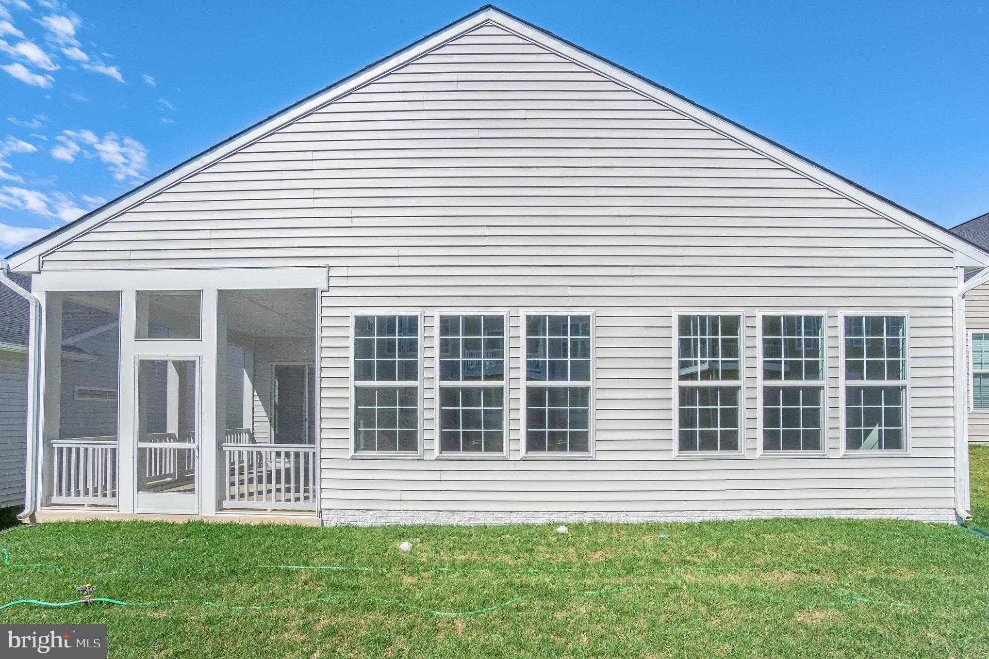 FOUR SEASONS - Residential