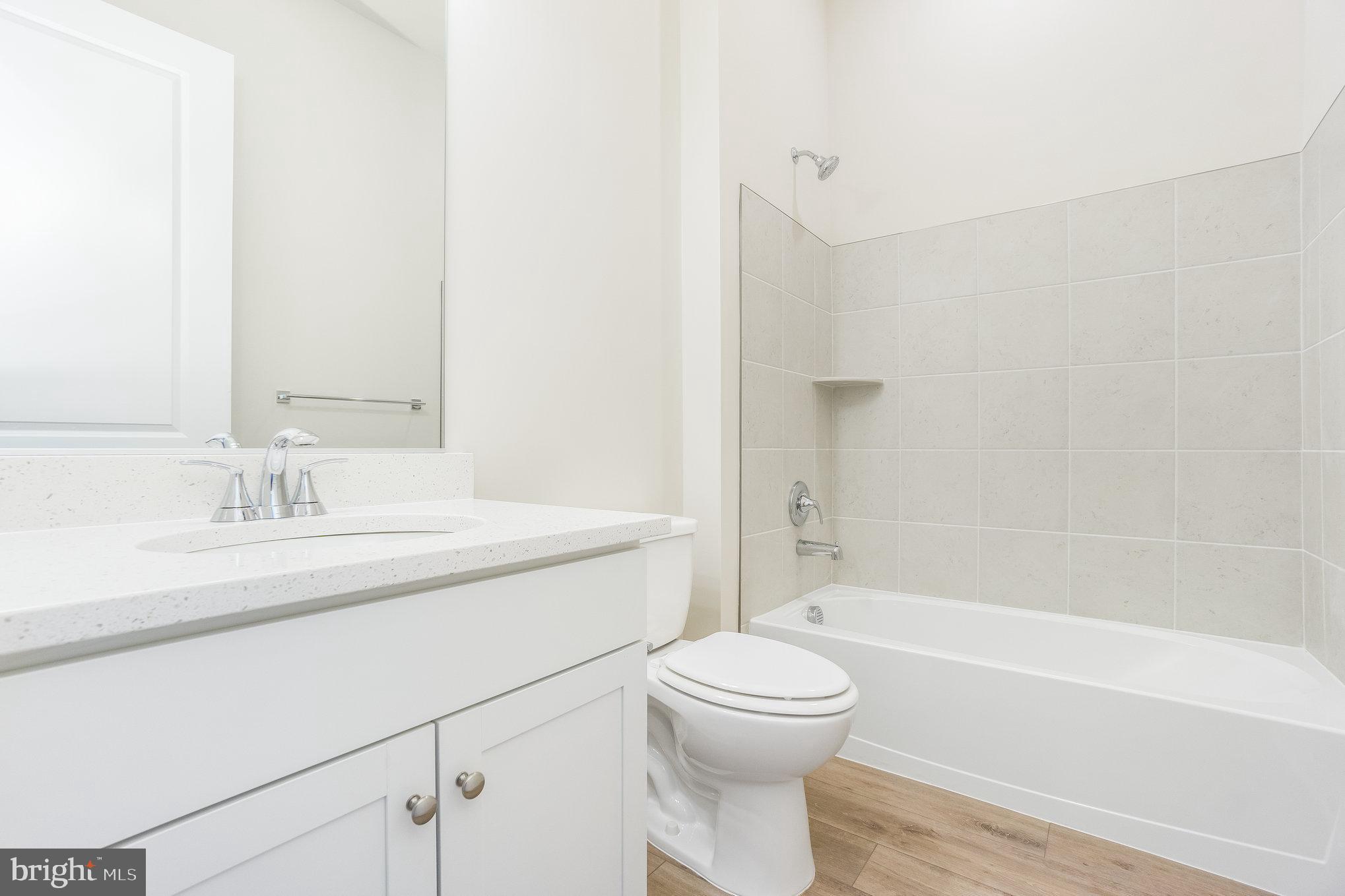 FOUR SEASONS - Residential