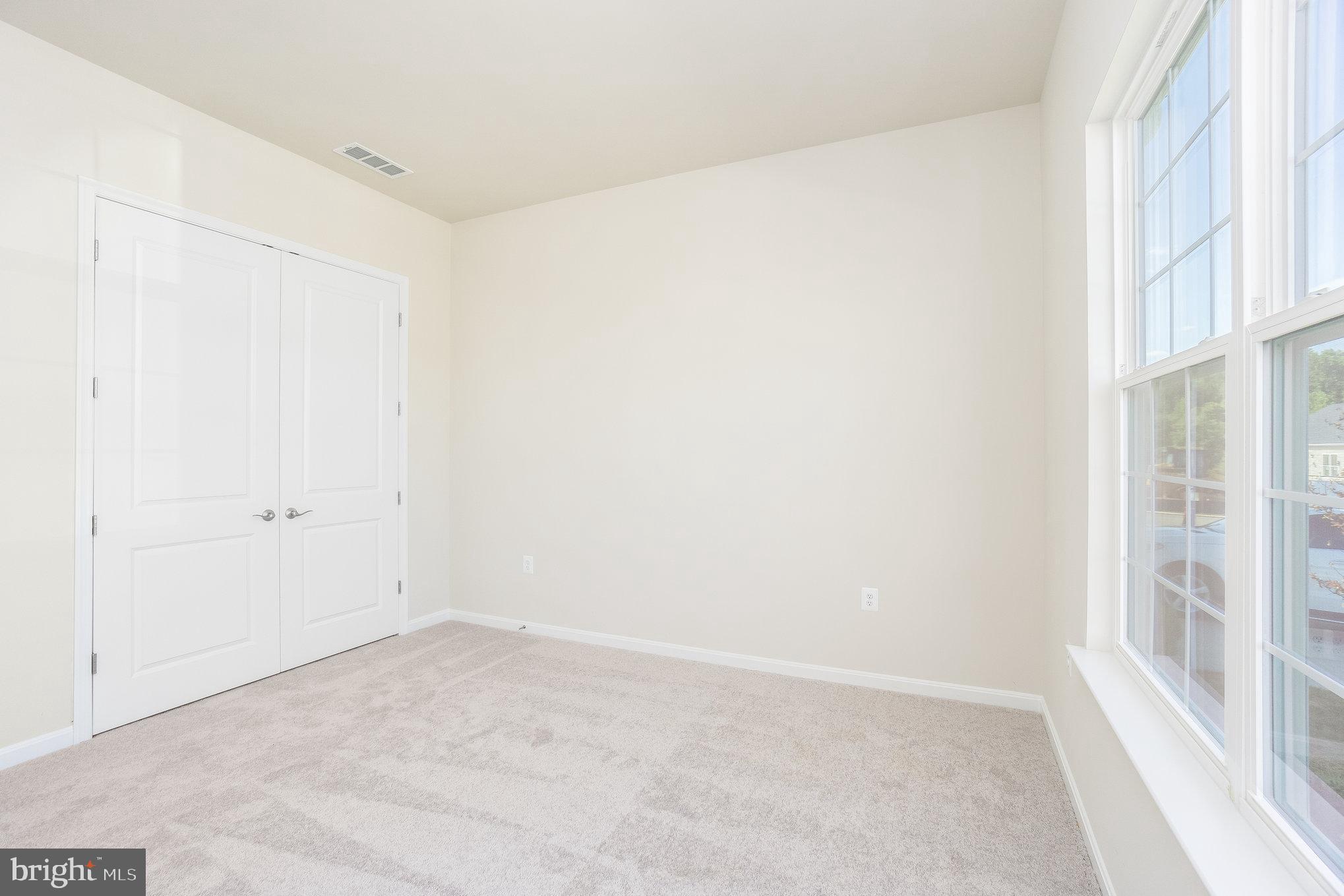 FOUR SEASONS - Residential