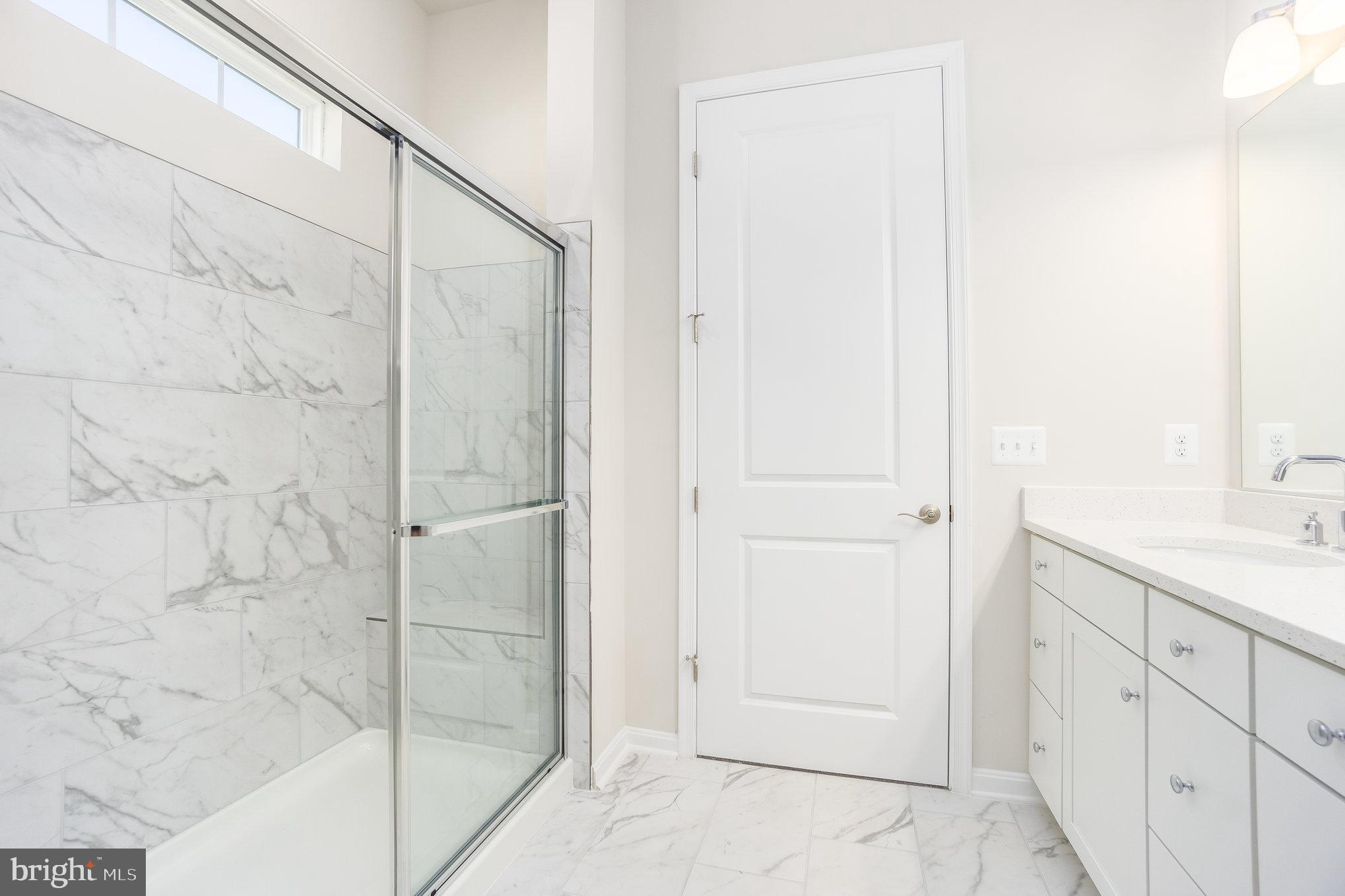 FOUR SEASONS - Residential