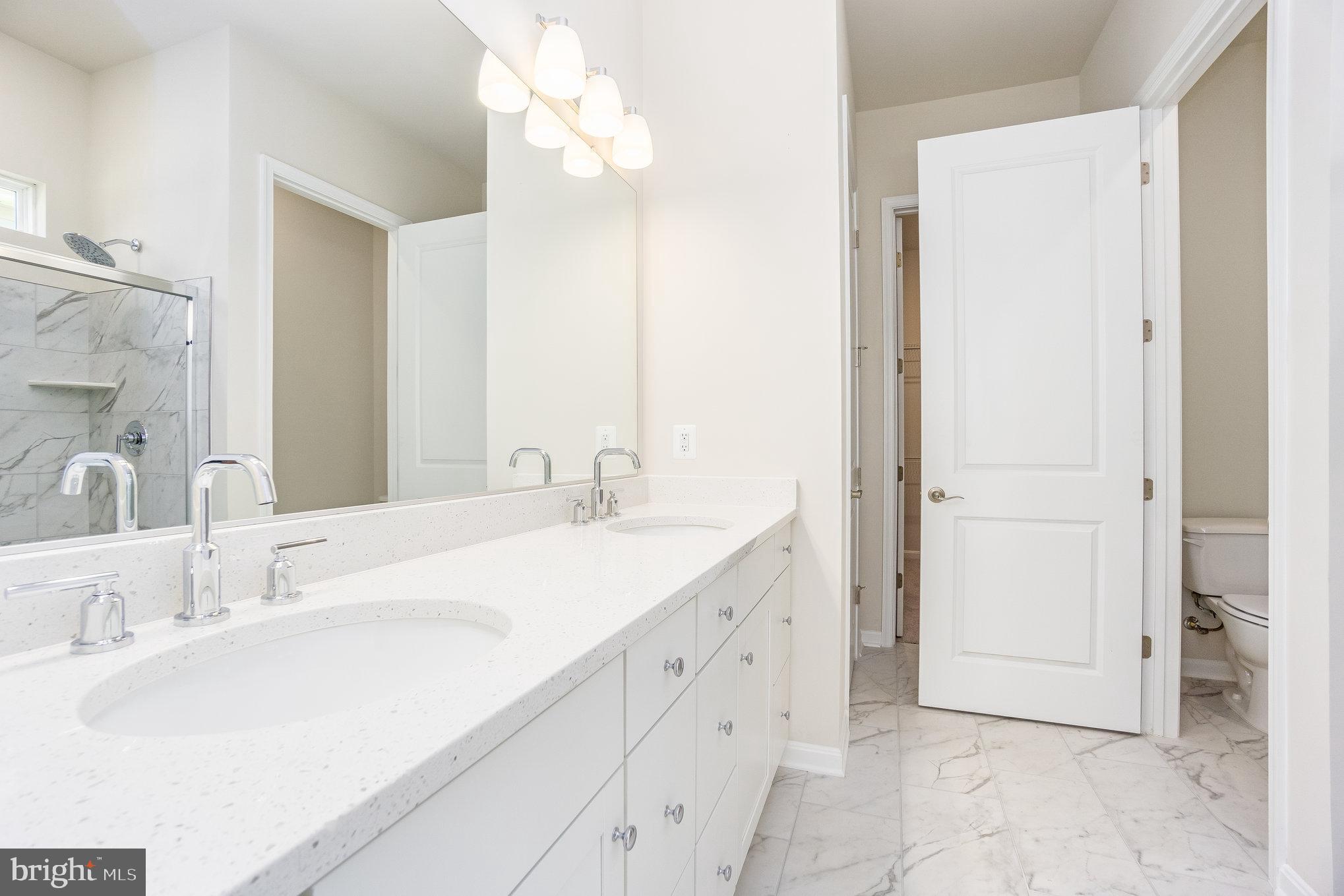 FOUR SEASONS - Residential