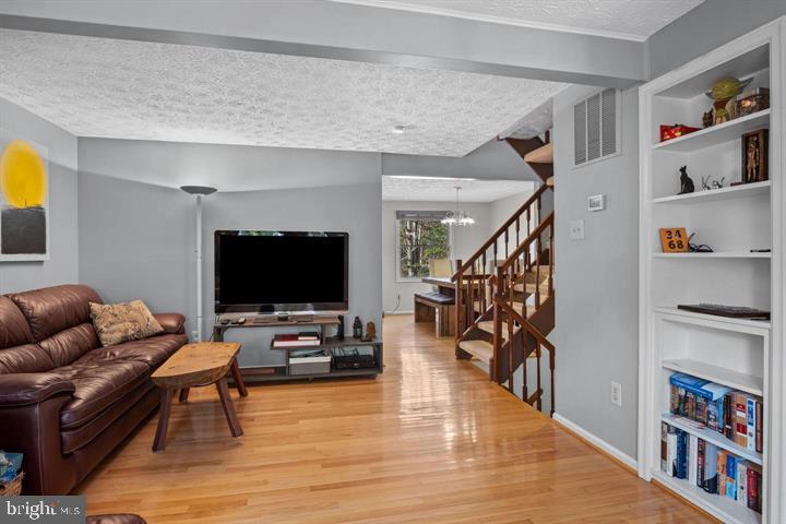 RESTON - Residential Lease