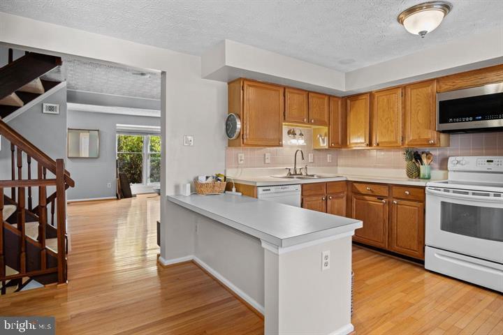 RESTON - Residential Lease