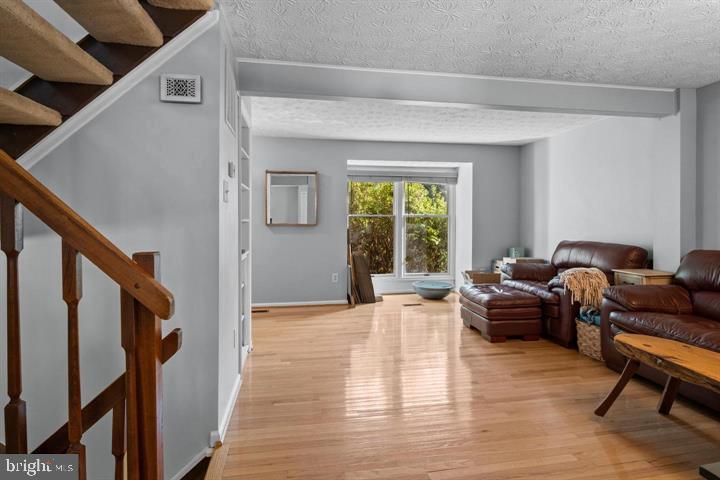 RESTON - Residential Lease