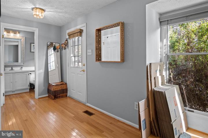 RESTON - Residential Lease