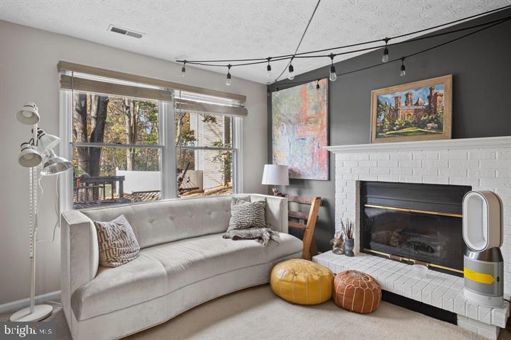 RESTON - Residential Lease