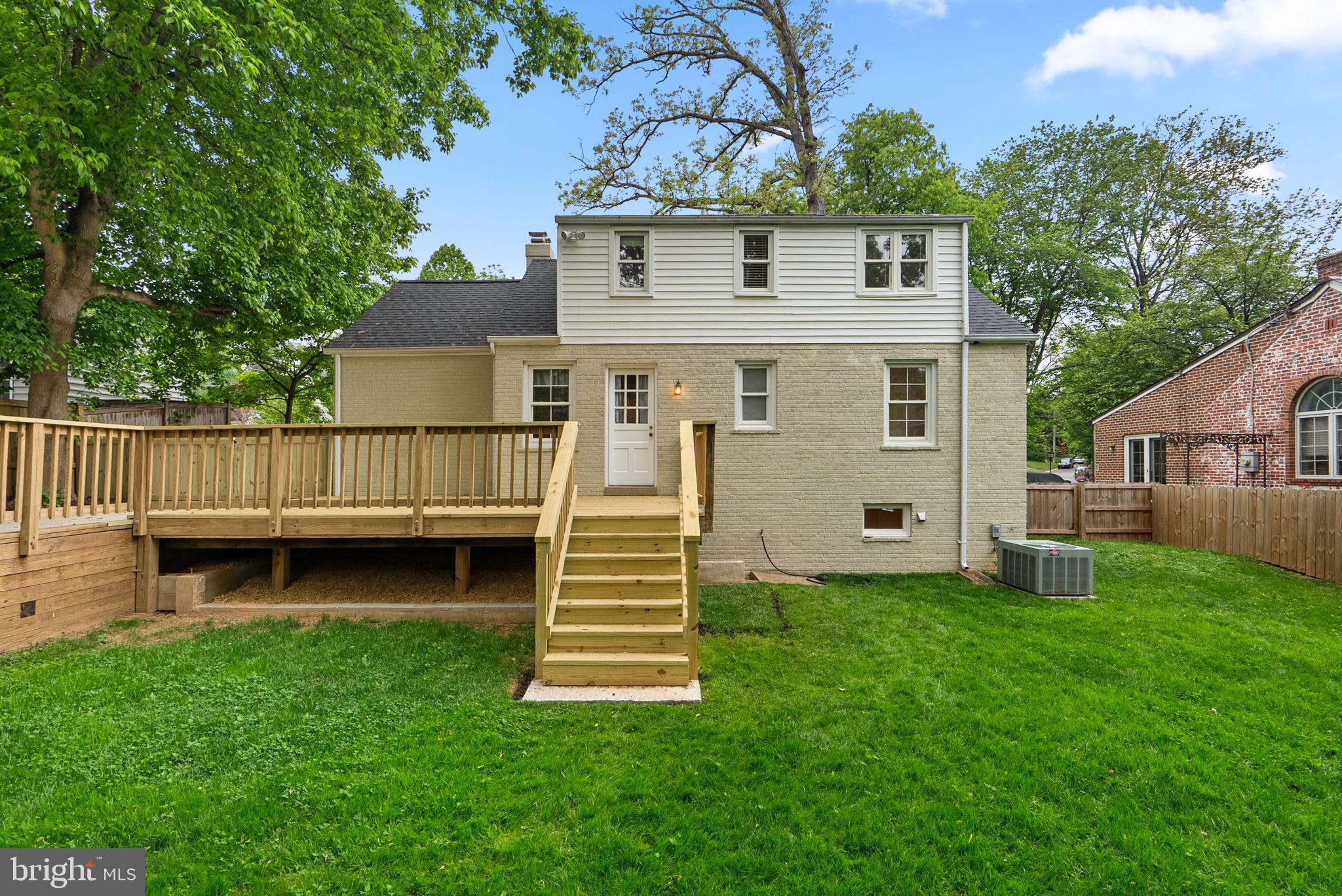213 LEXINGTON DRIVE