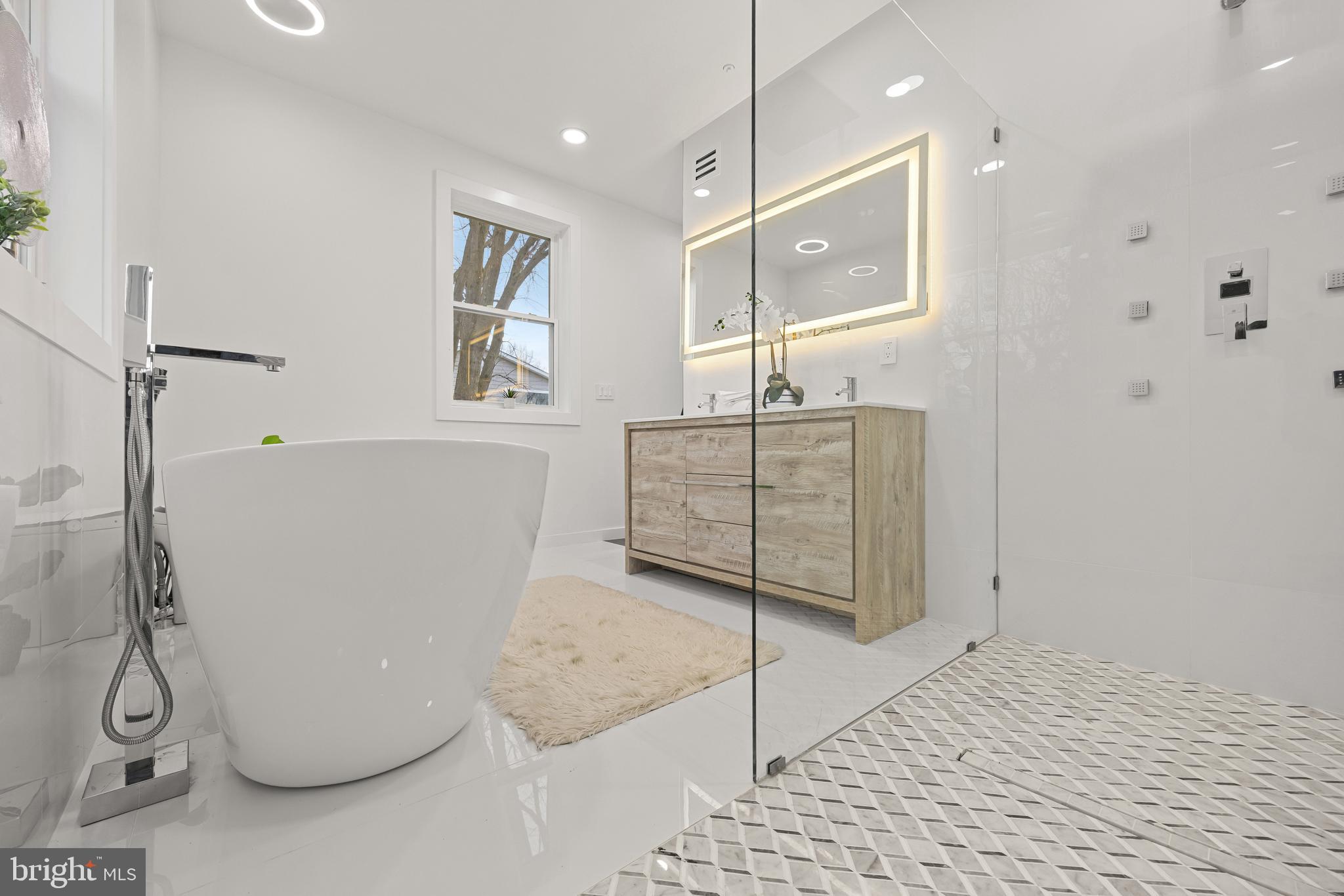 STEVENSVILLE - Residential