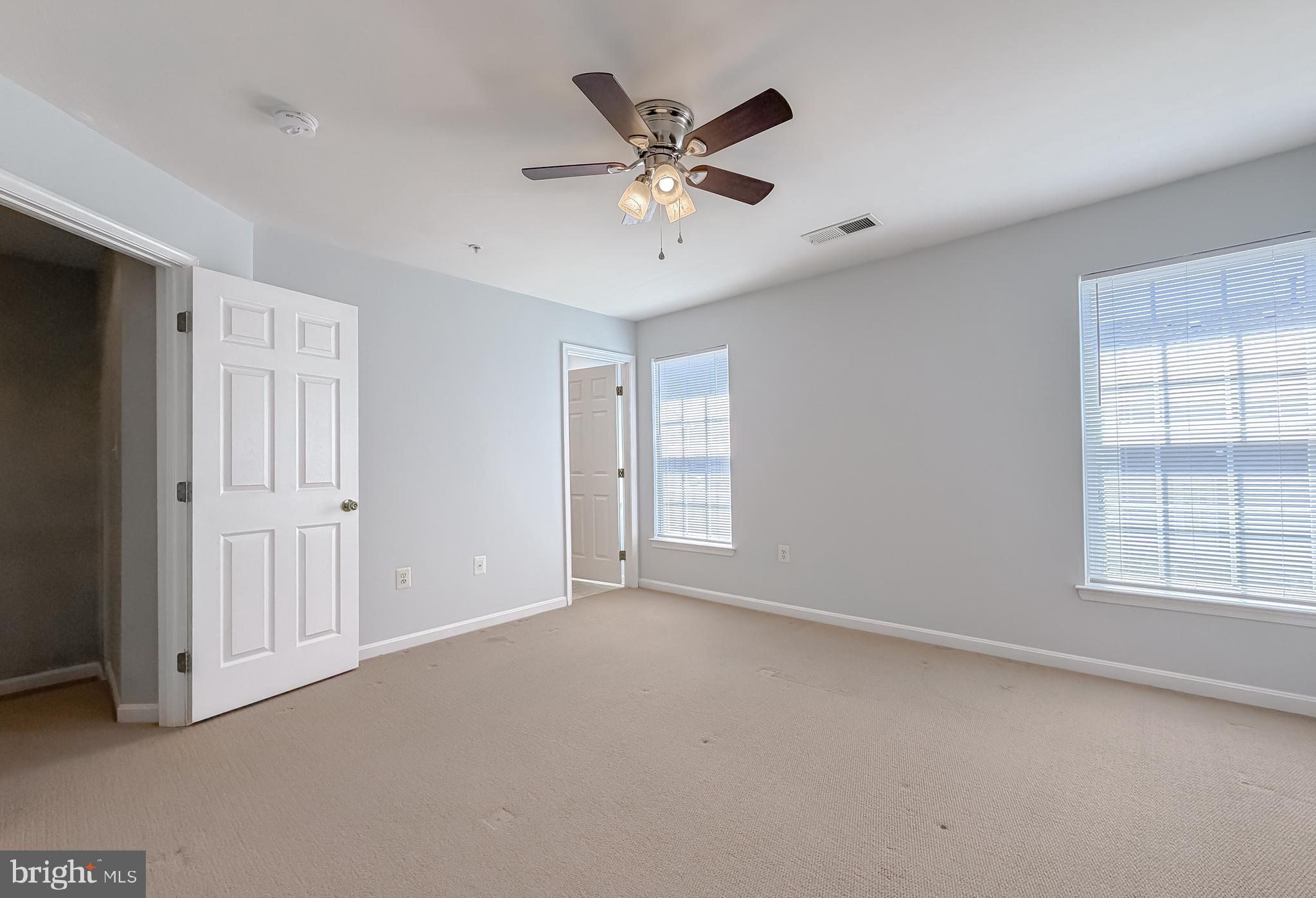 WESTBURY - Residential