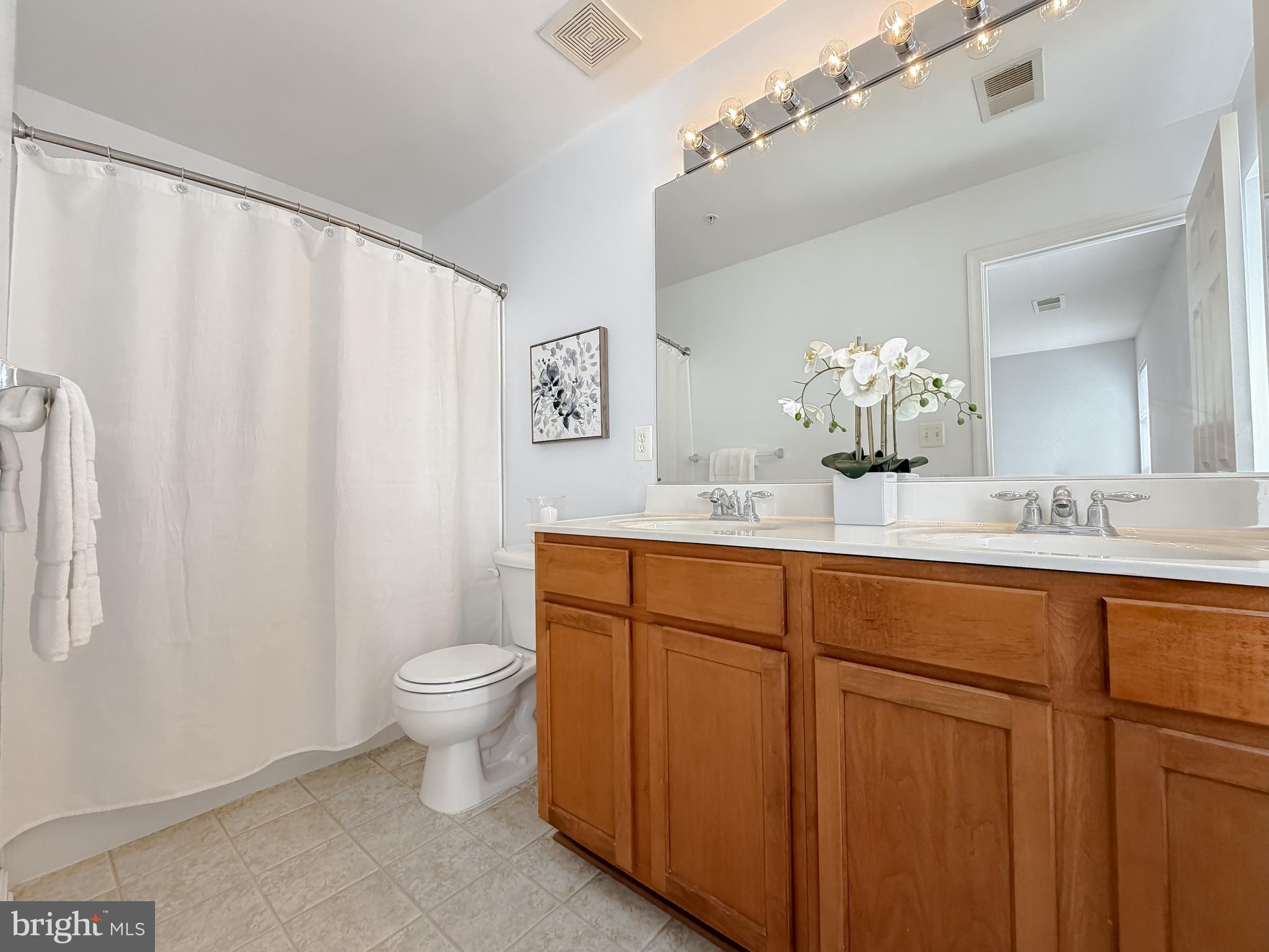 WESTBURY - Residential