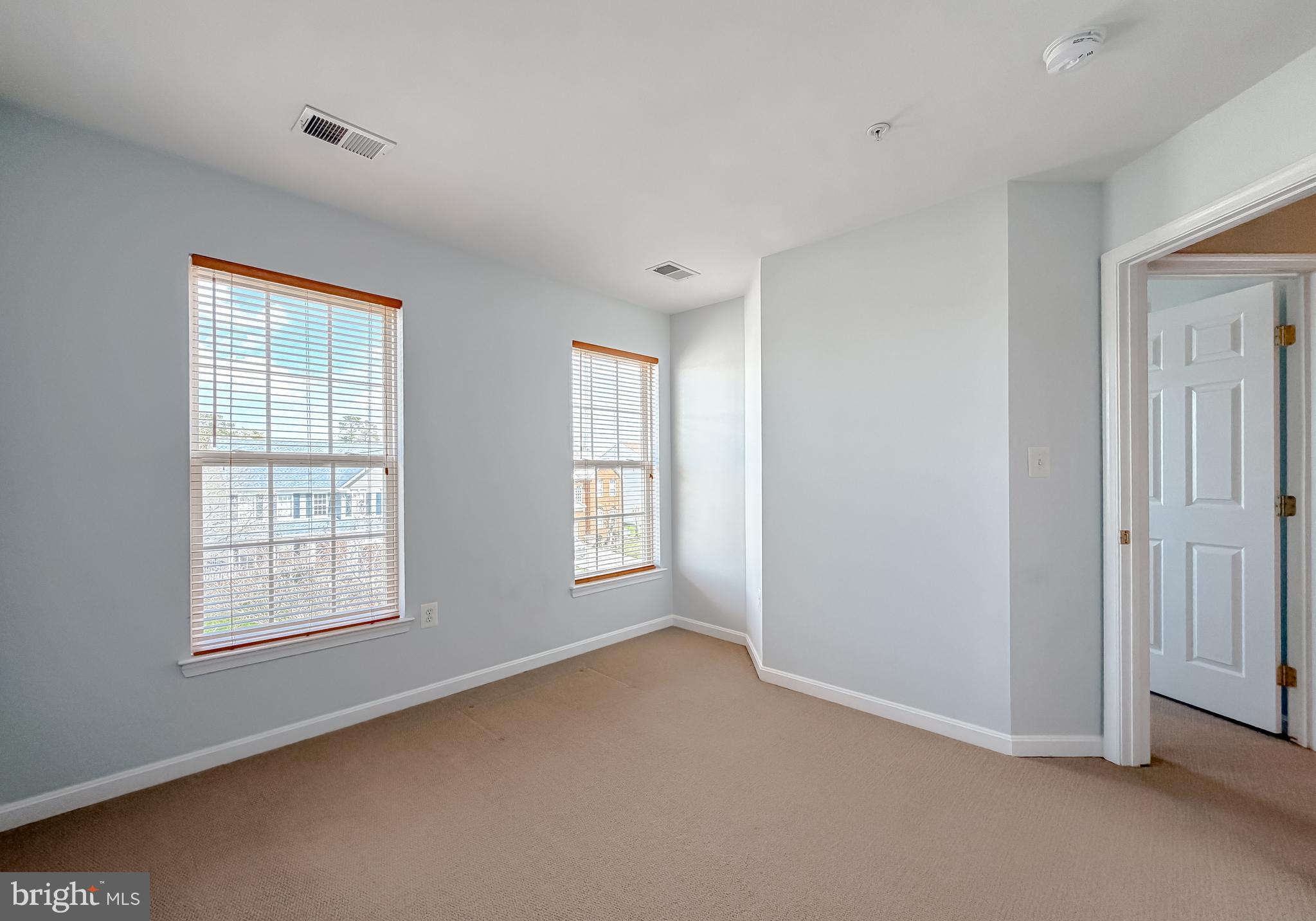 WESTBURY - Residential