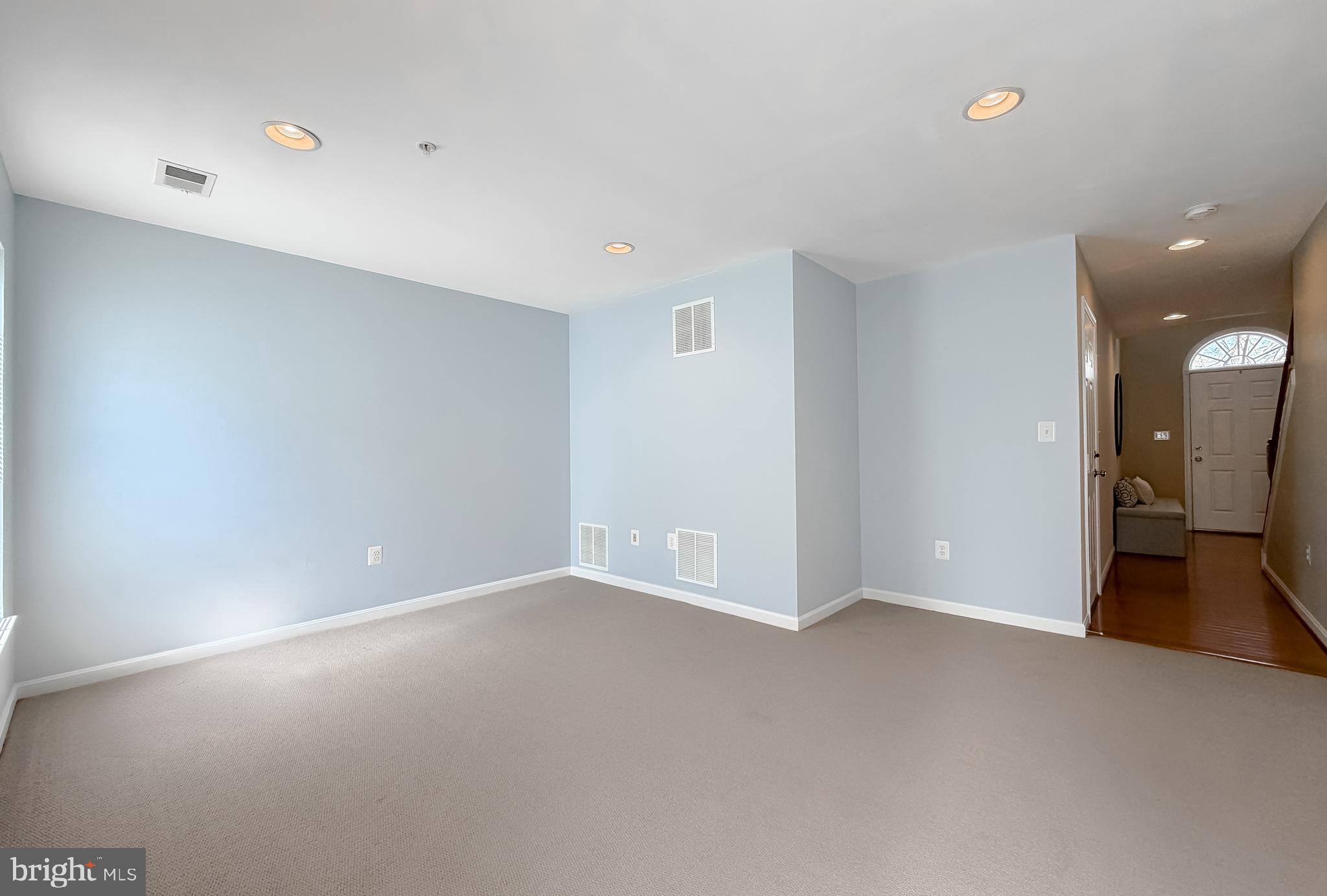 WESTBURY - Residential