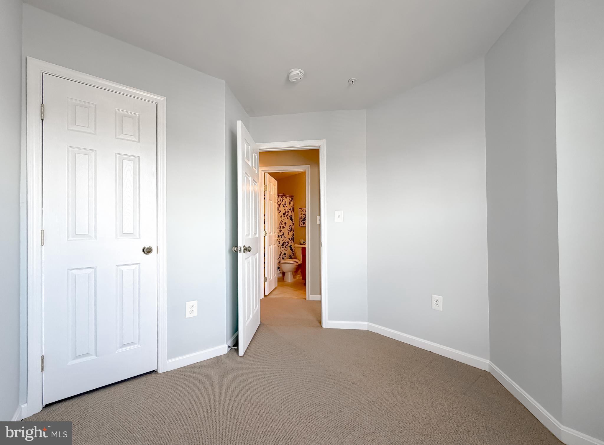 WESTBURY - Residential