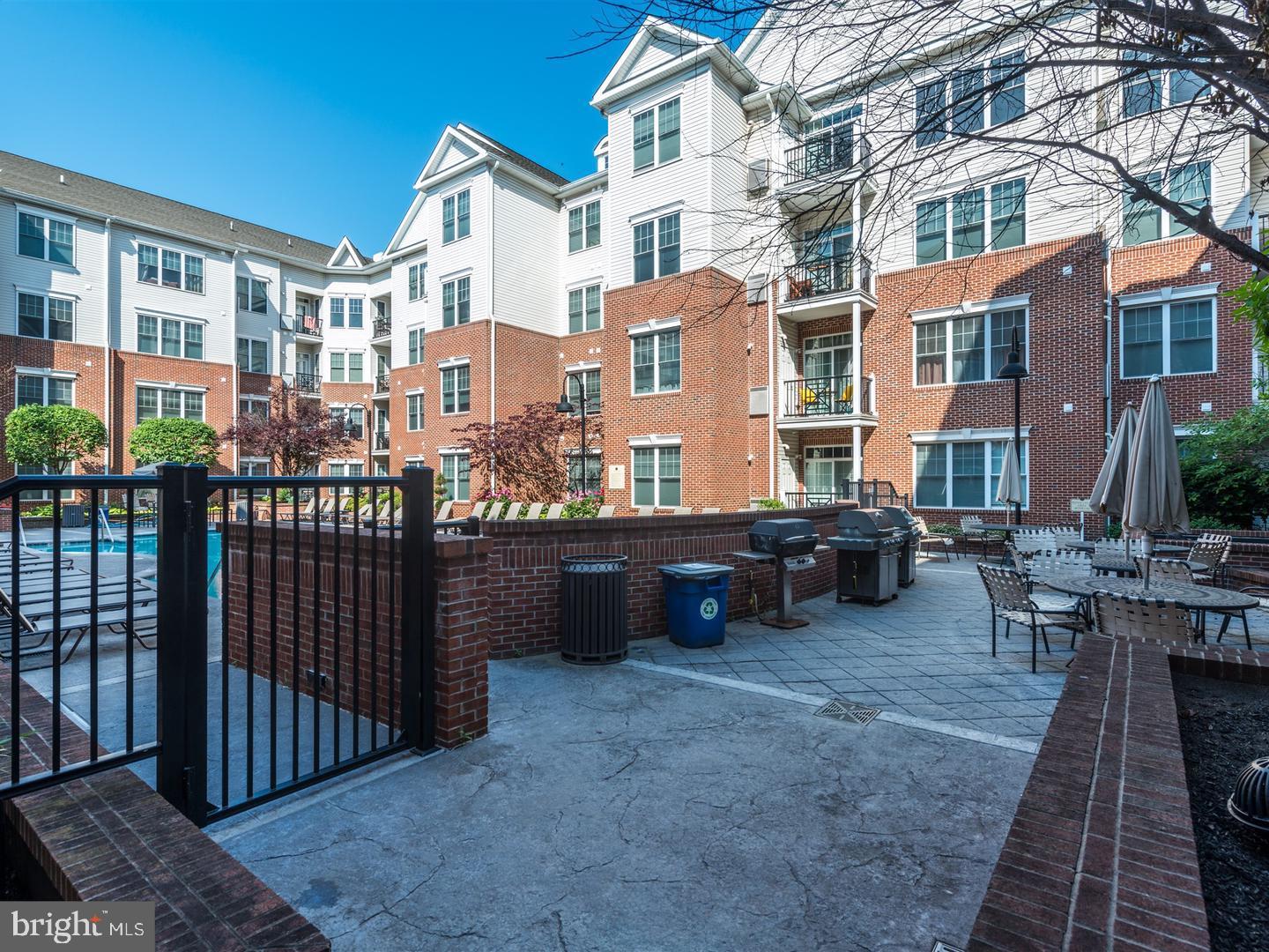 THE GRANDE AT RIVERVIEW - Residential