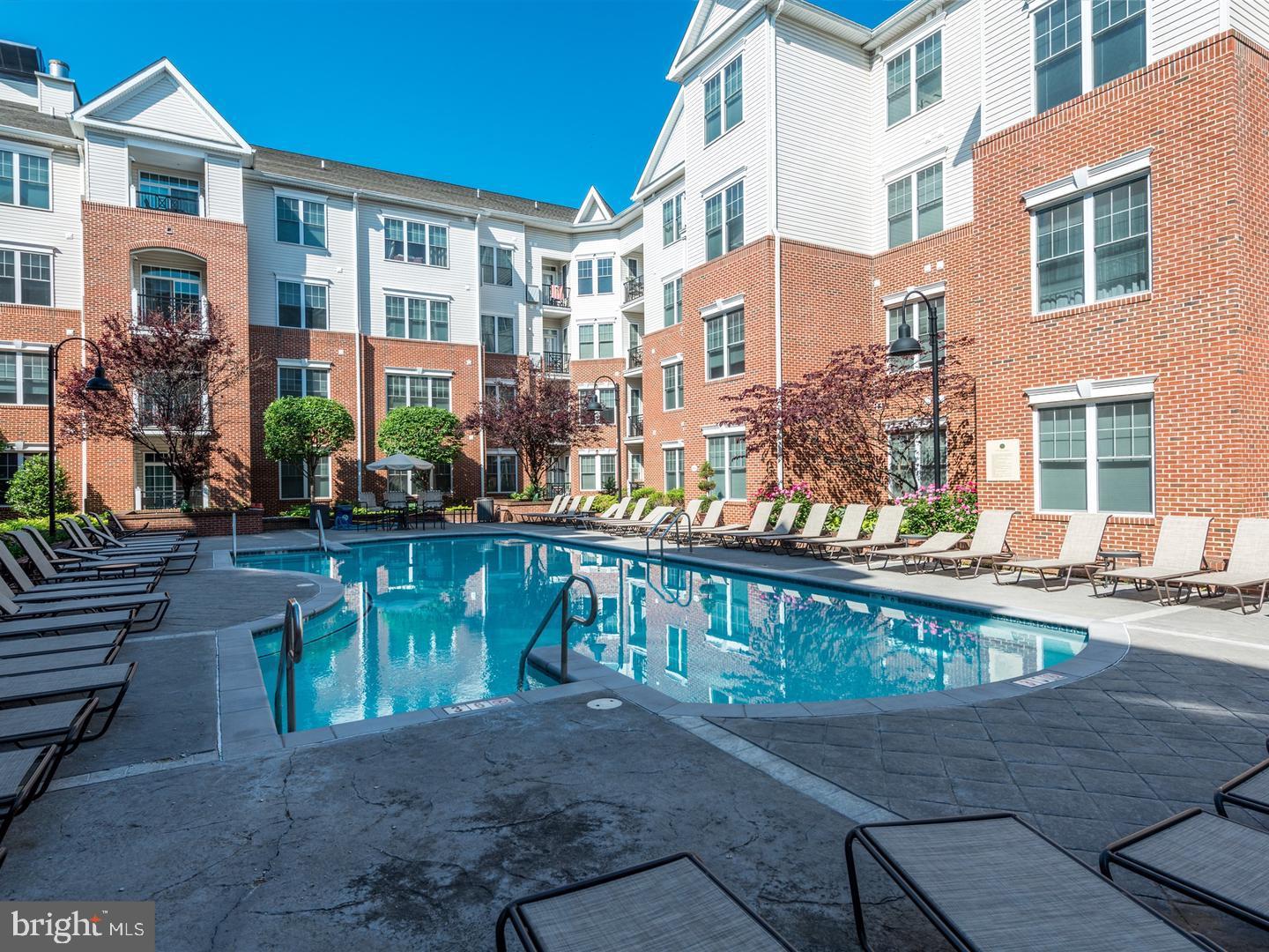 THE GRANDE AT RIVERVIEW - Residential