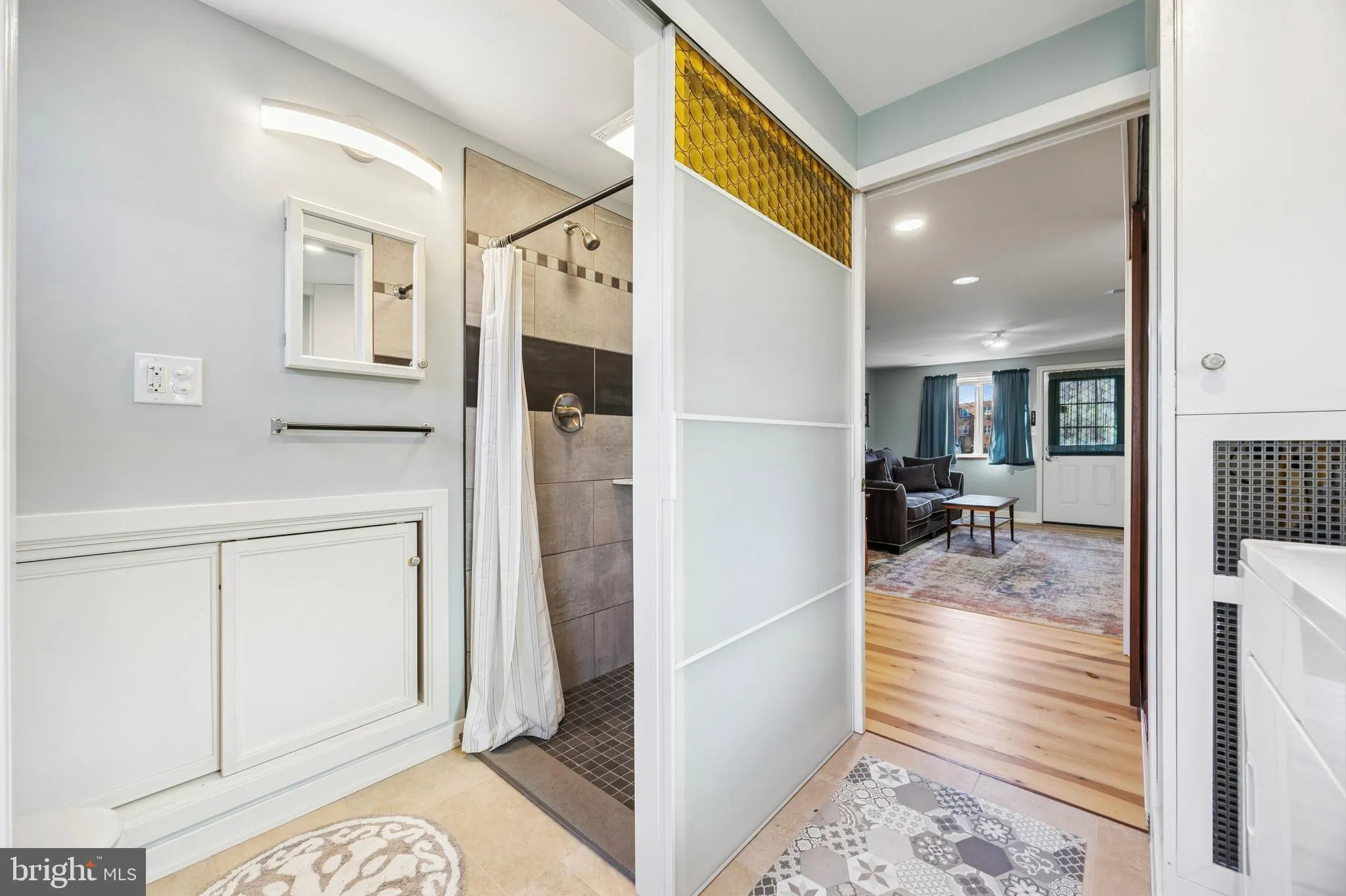 Abington, Pennsylvania 19001, United States, 3 Bedrooms Bedrooms, ,3 BathroomsBathrooms,Residential,Active,251228