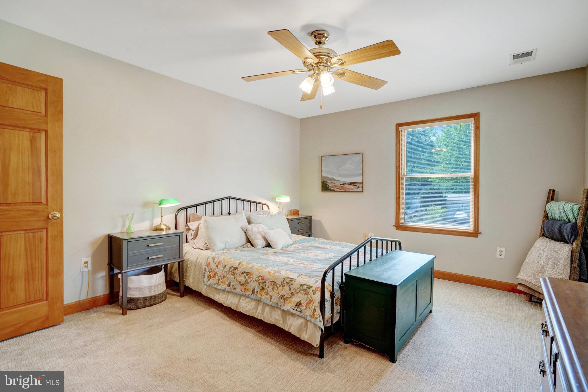 MOUNT VERNON MANOR - Residential