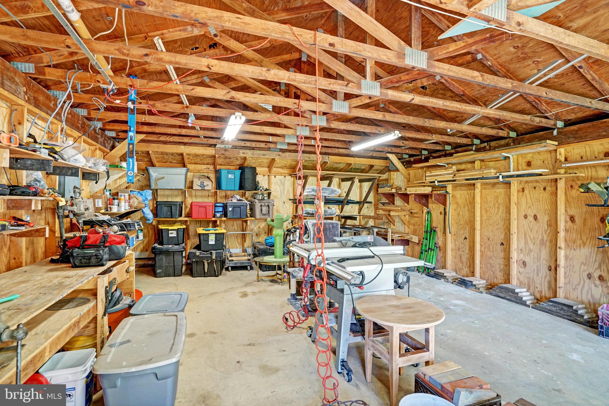 MOUNT VERNON MANOR - Residential