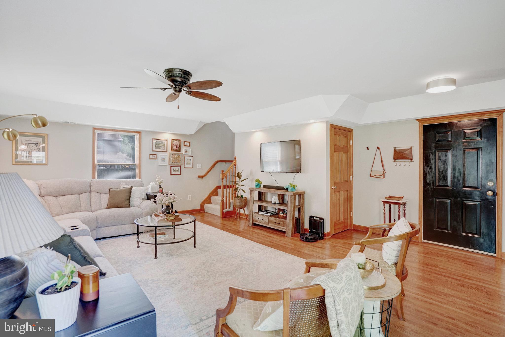 MOUNT VERNON MANOR - Residential