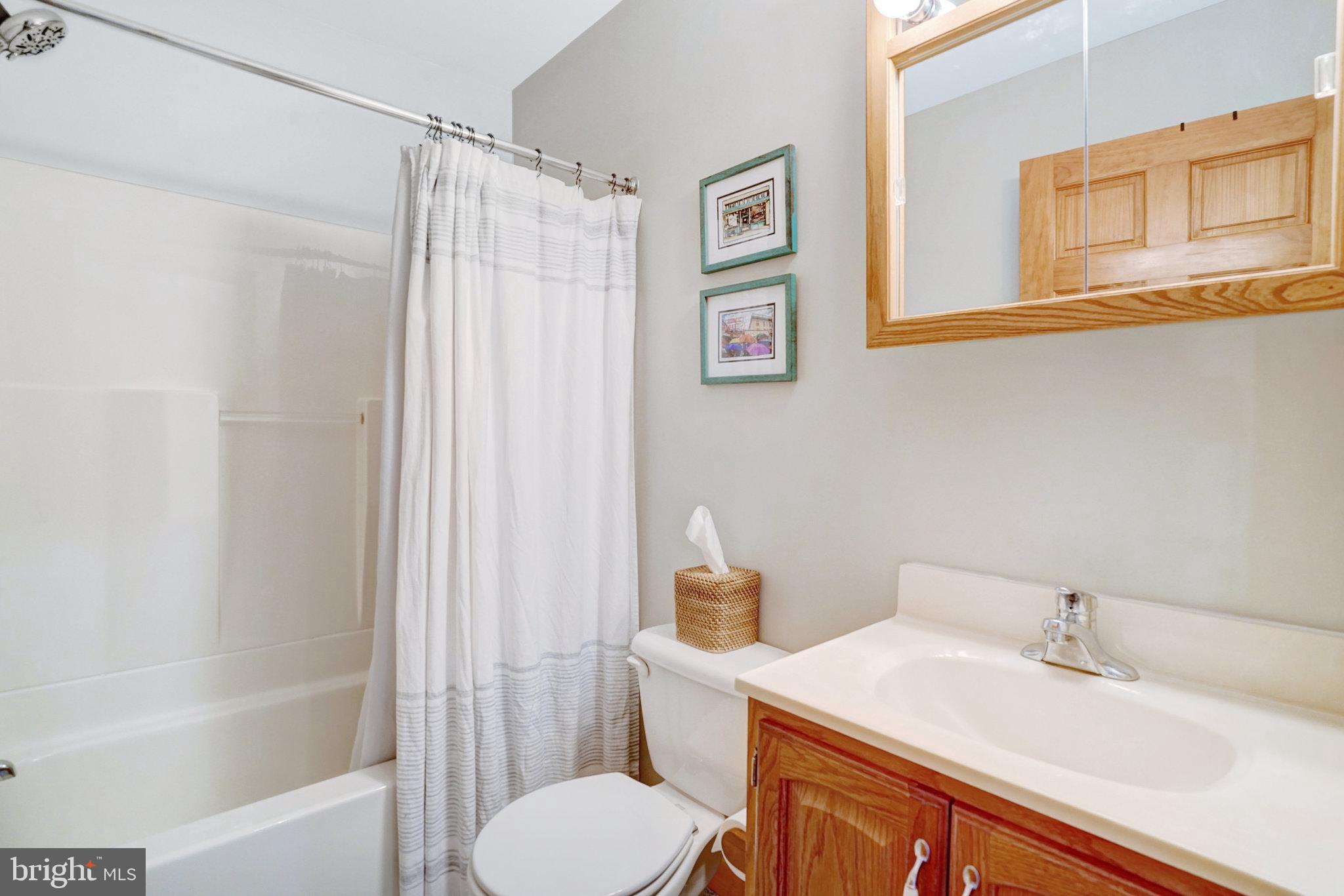 MOUNT VERNON MANOR - Residential