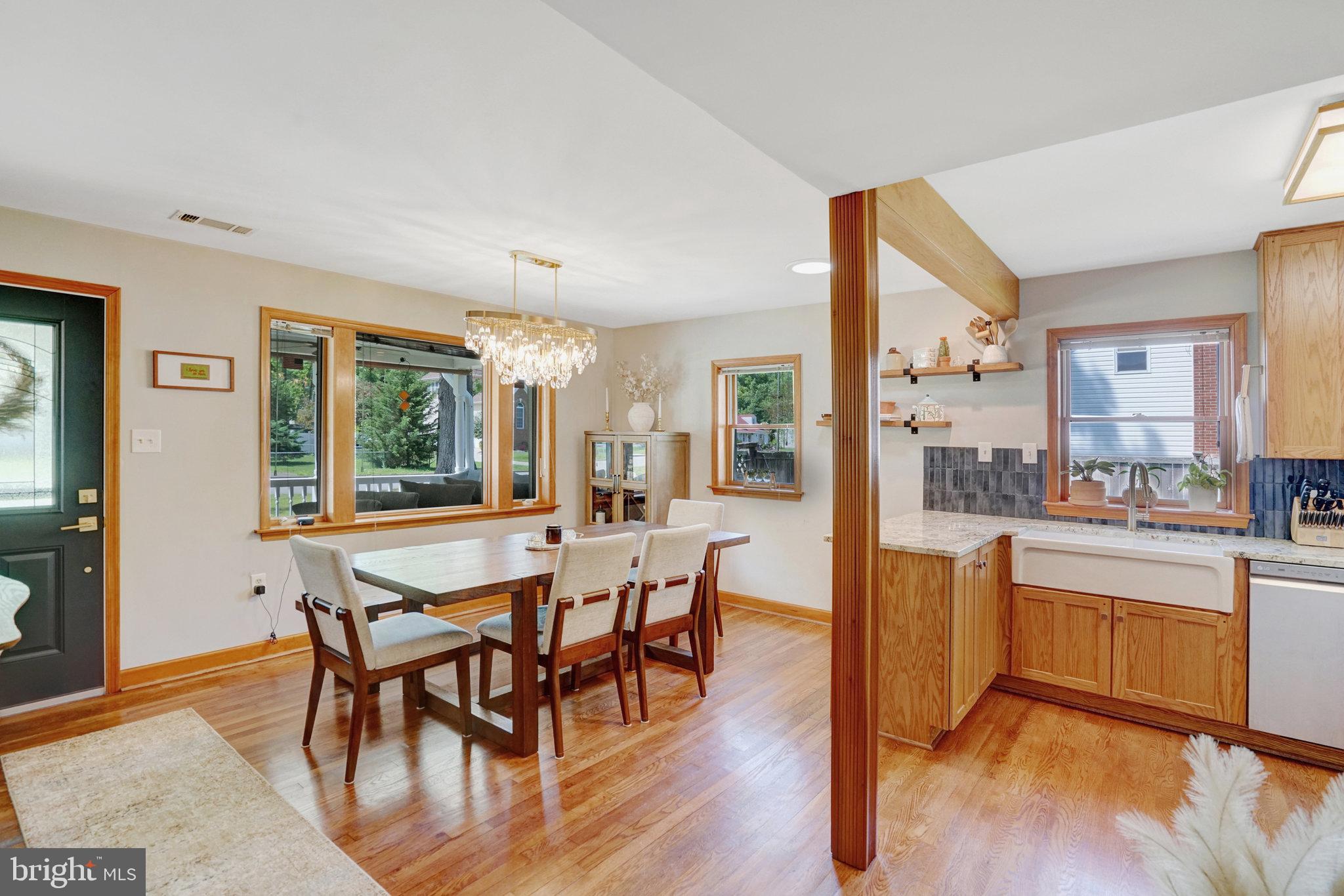 MOUNT VERNON MANOR - Residential