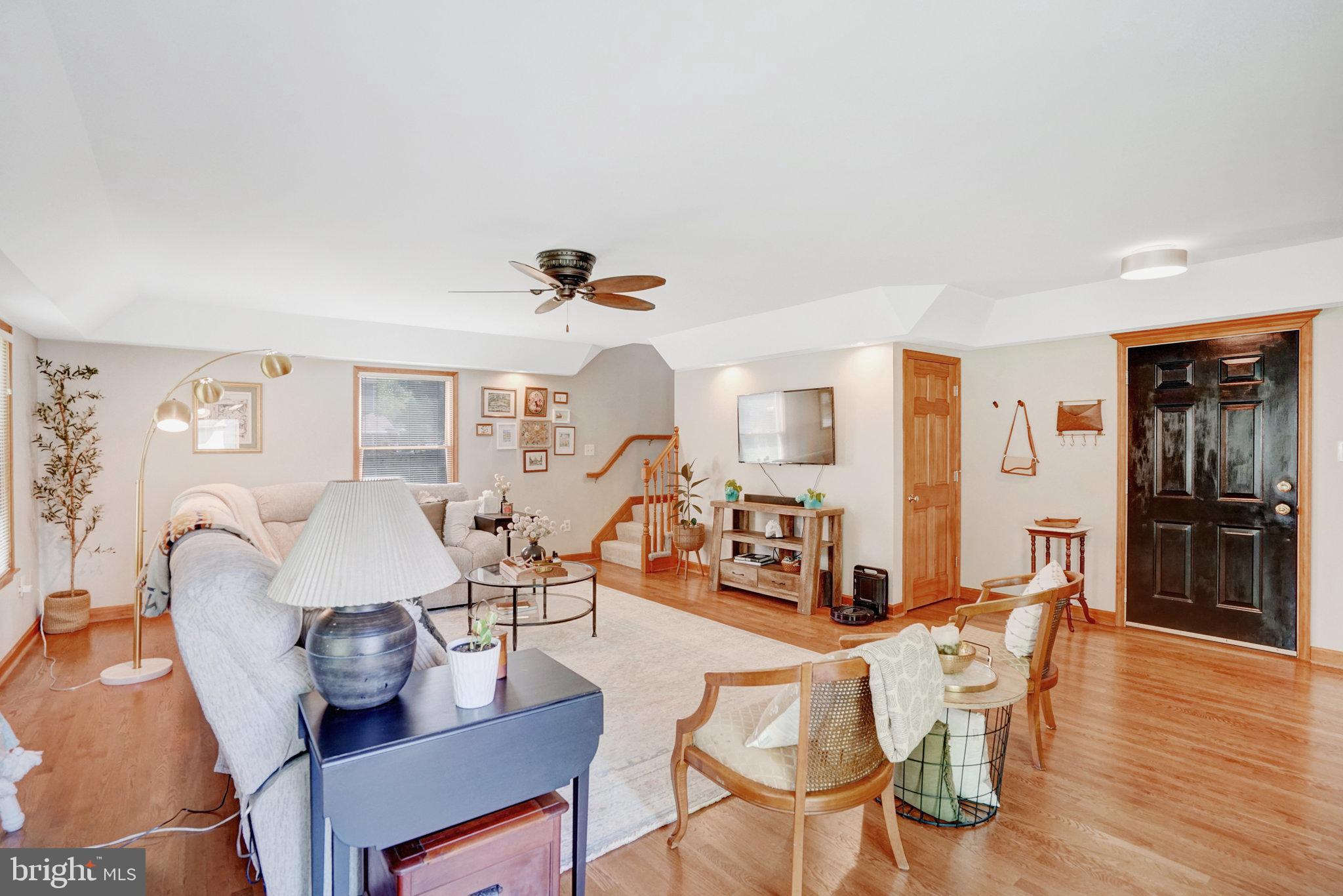 MOUNT VERNON MANOR - Residential